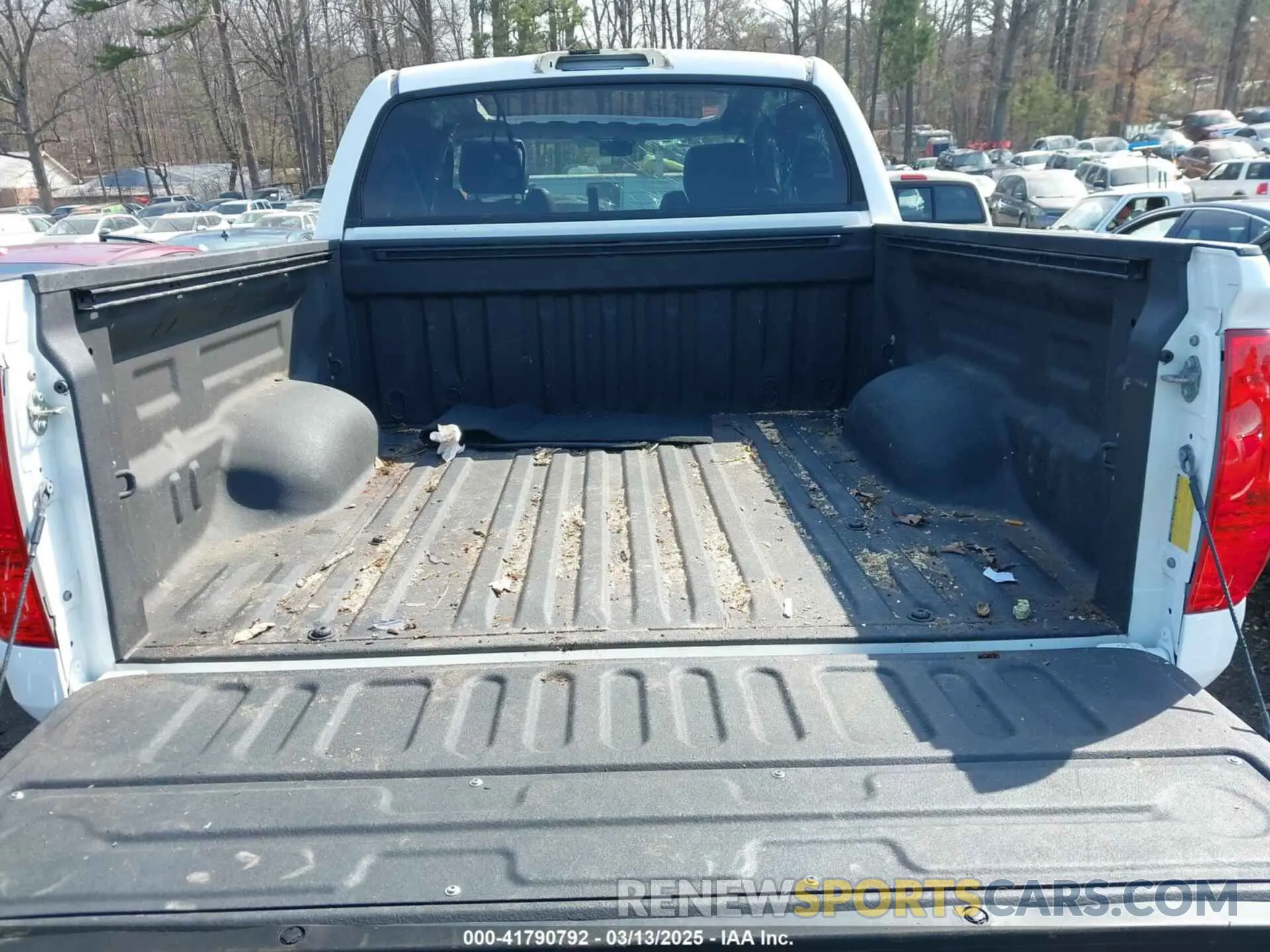 17 Photograph of a damaged car 5TFHY5F18LX888243 TOYOTA TUNDRA 2020