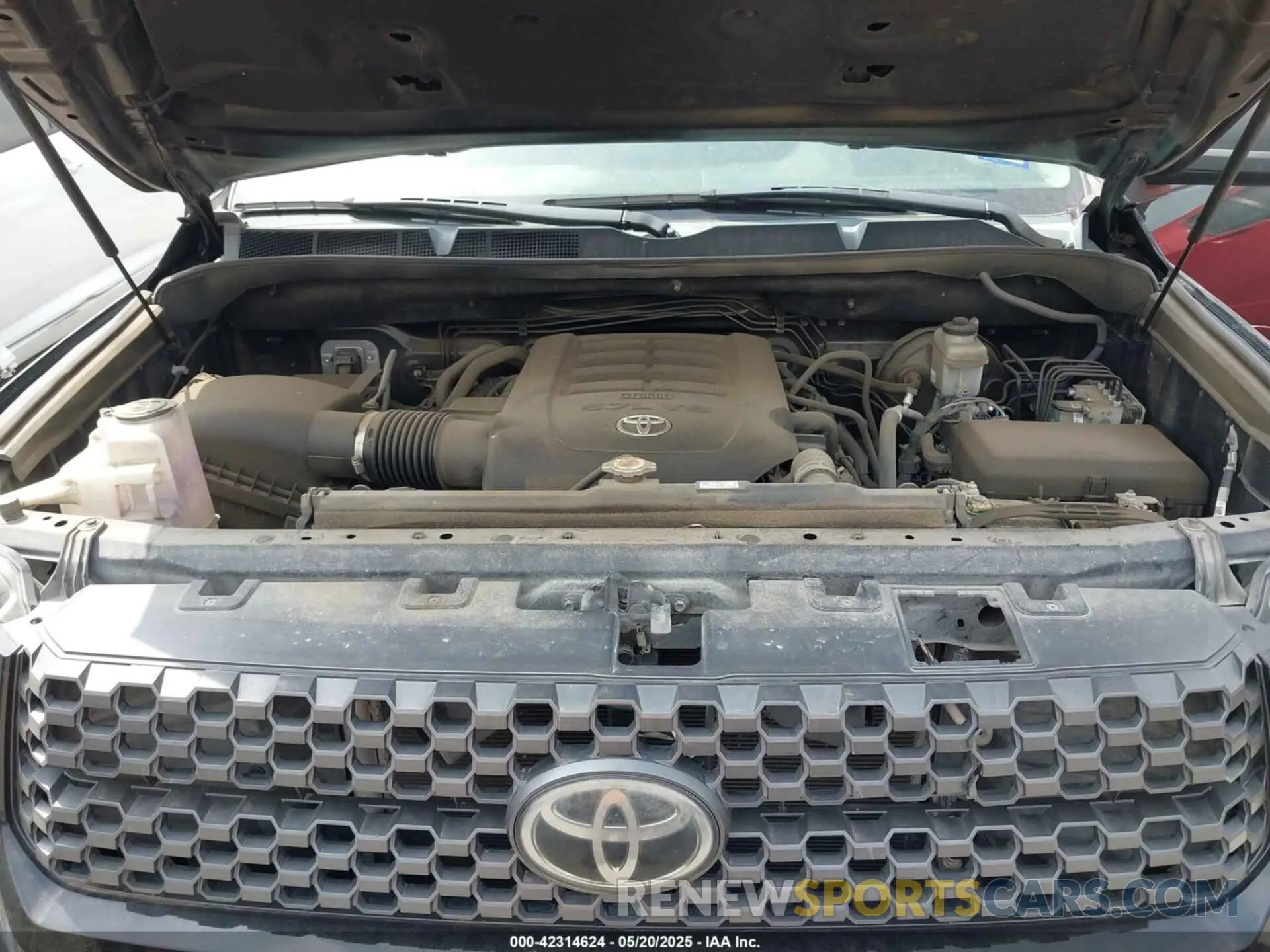 10 Photograph of a damaged car 5TFRY5F10LX268961 TOYOTA TUNDRA 2020