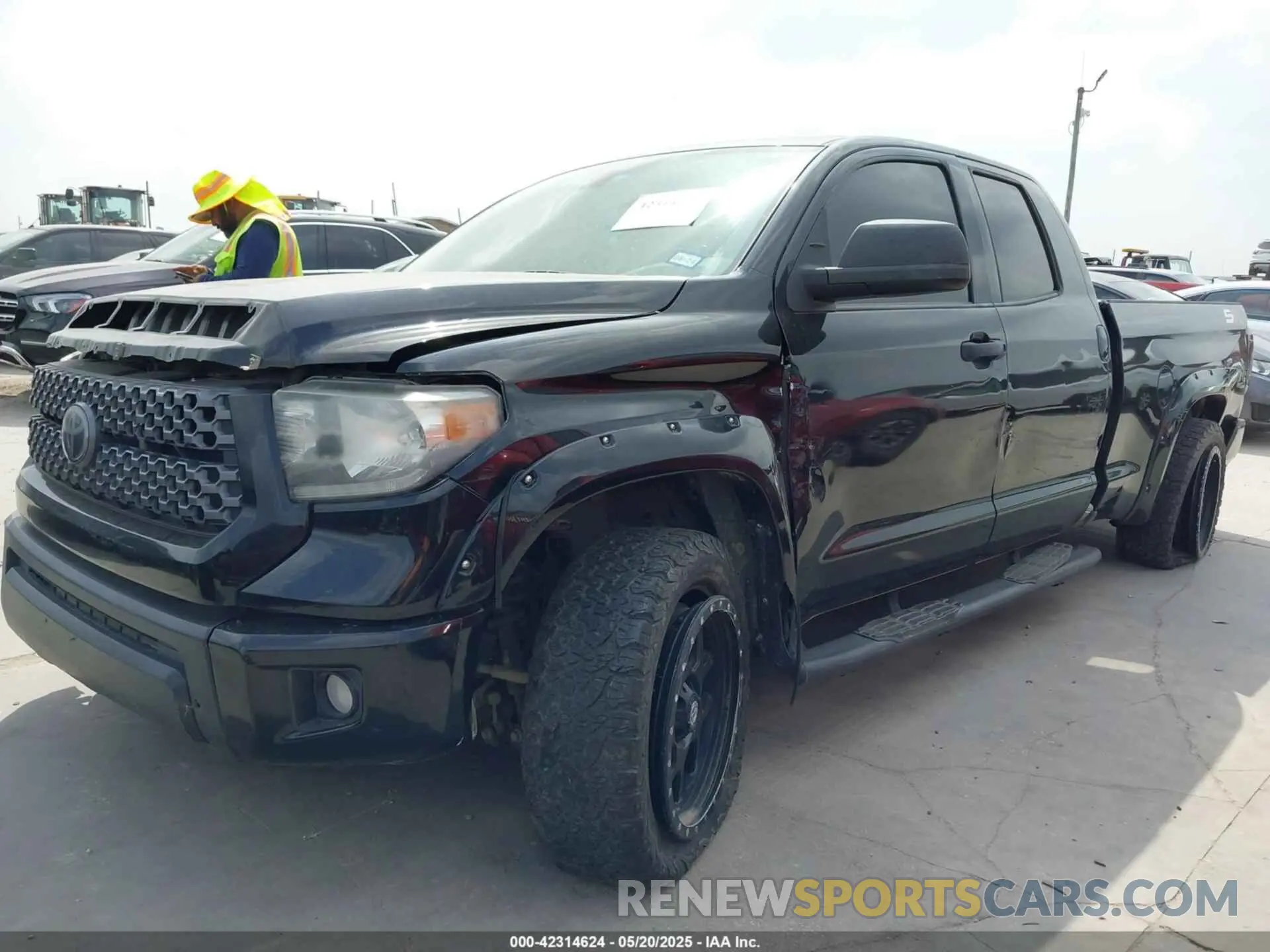 2 Photograph of a damaged car 5TFRY5F10LX268961 TOYOTA TUNDRA 2020