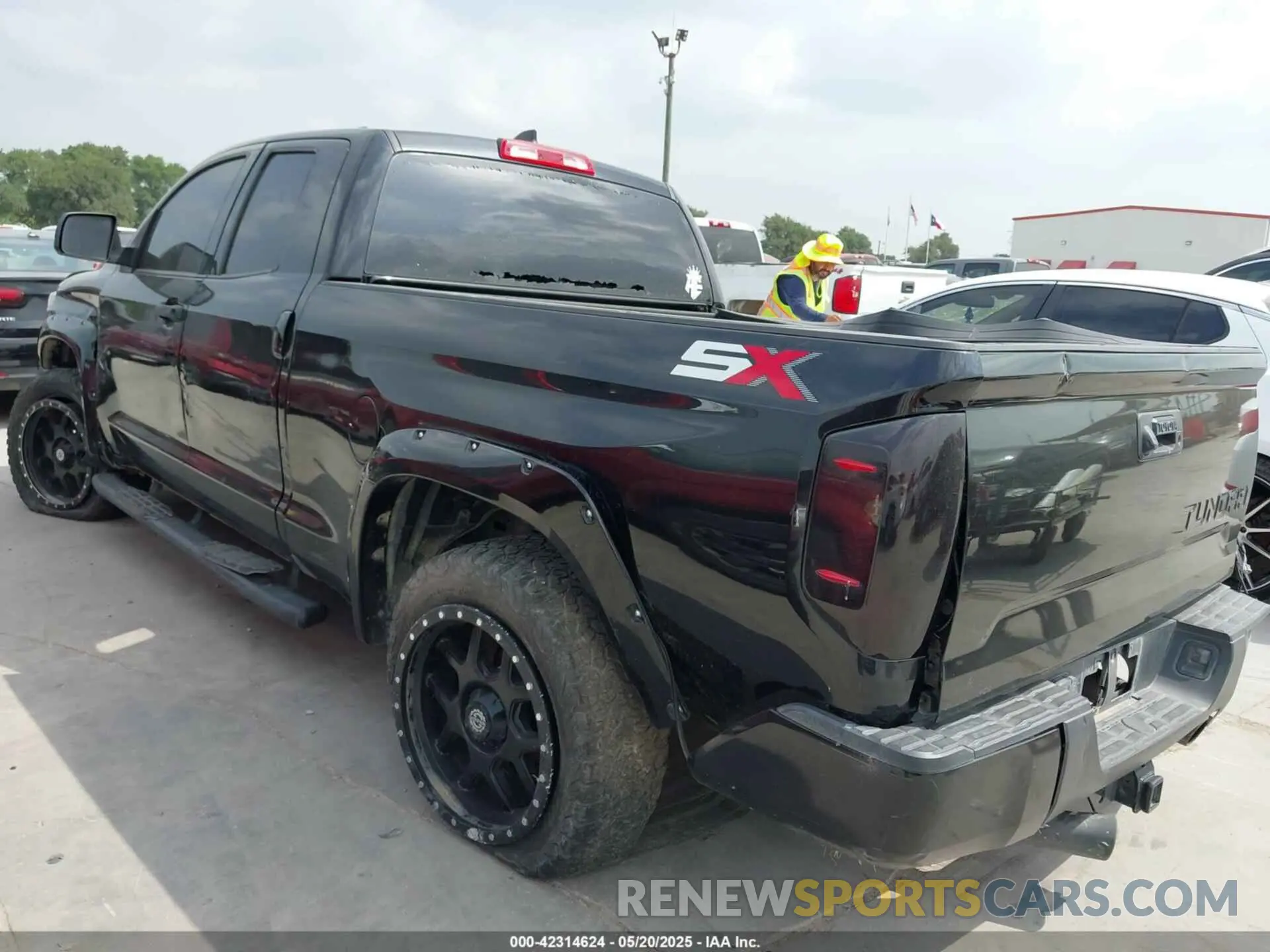3 Photograph of a damaged car 5TFRY5F10LX268961 TOYOTA TUNDRA 2020