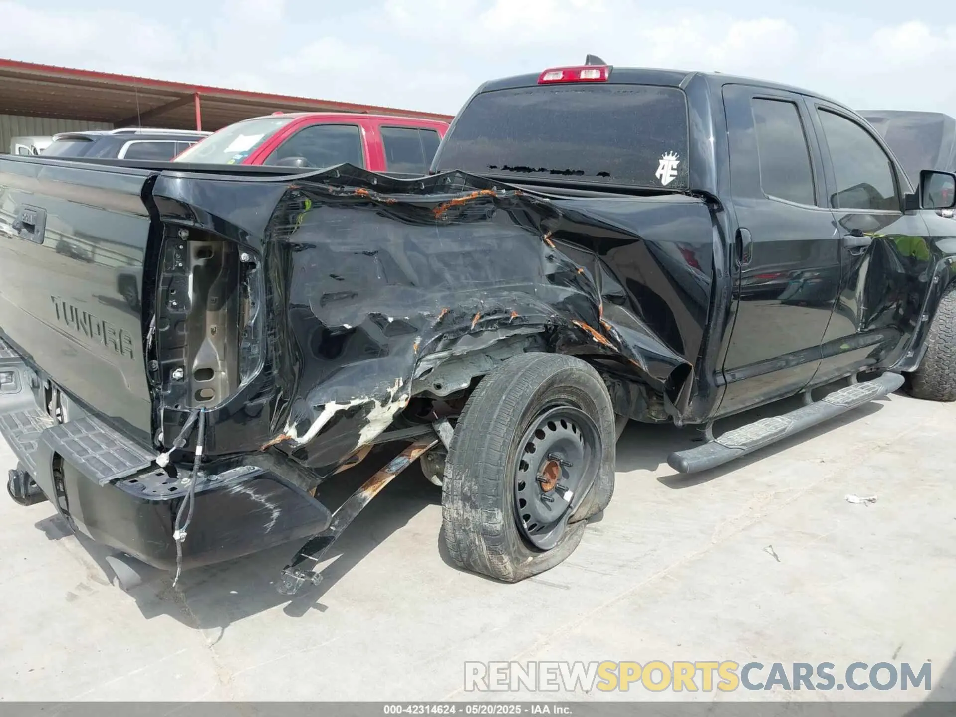 6 Photograph of a damaged car 5TFRY5F10LX268961 TOYOTA TUNDRA 2020