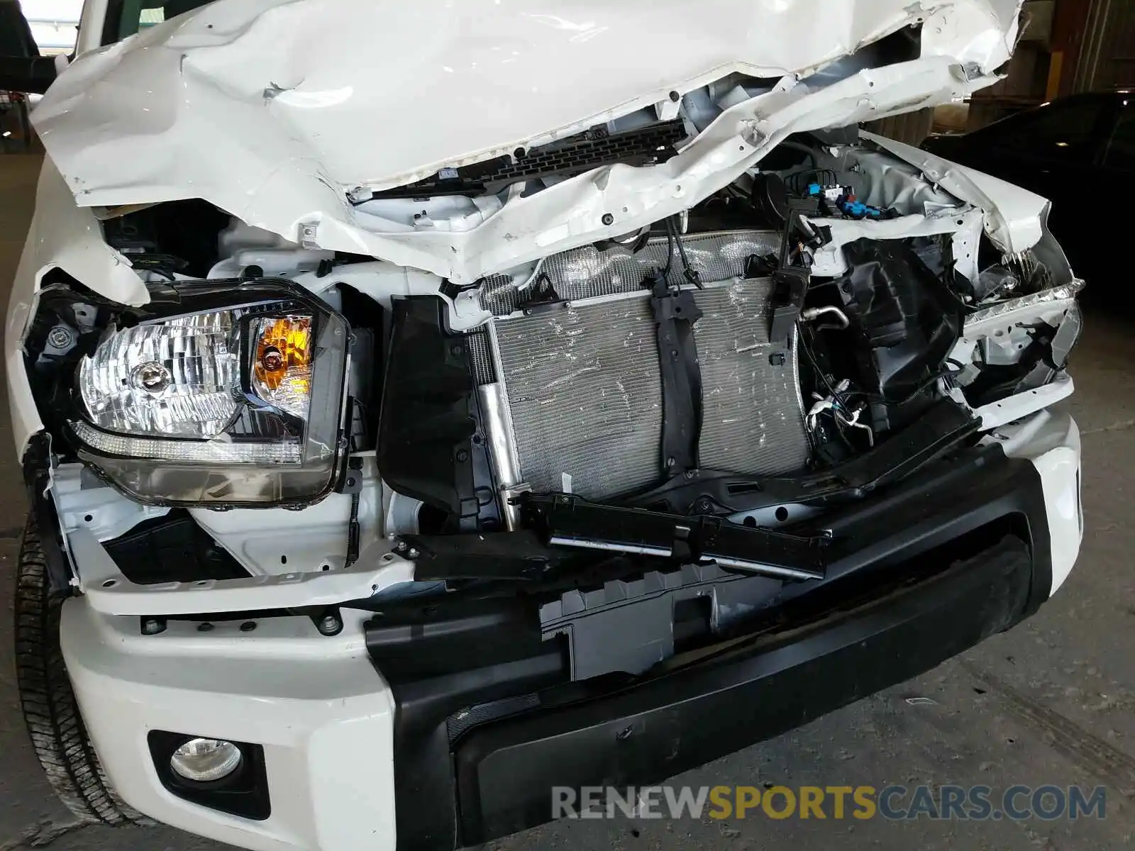 9 Photograph of a damaged car 5TFRY5F12LX265768 TOYOTA TUNDRA 2020