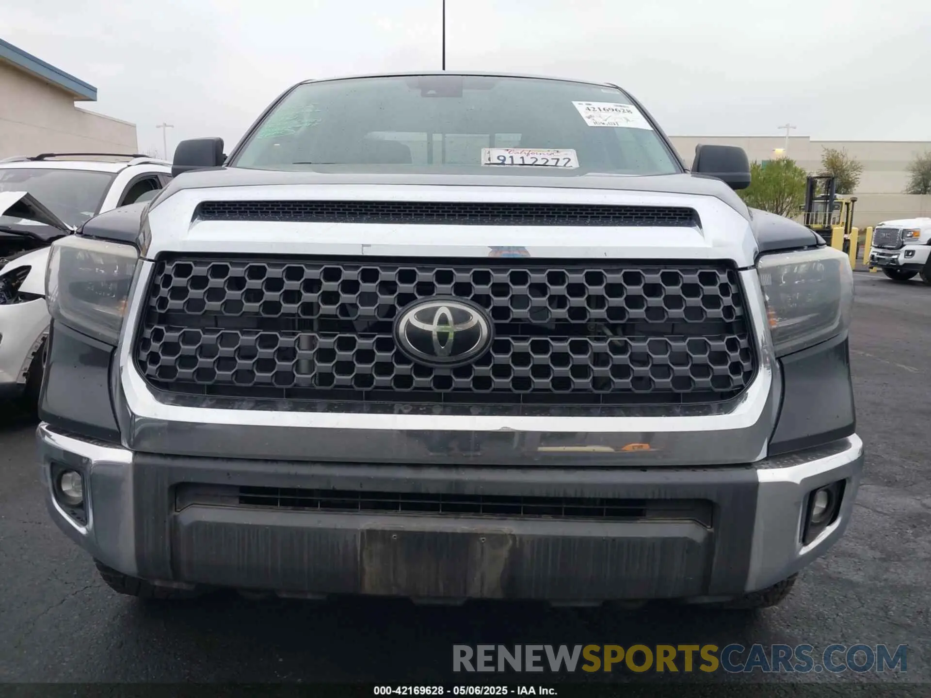 12 Photograph of a damaged car 5TFRY5F14LX268431 TOYOTA TUNDRA 2020