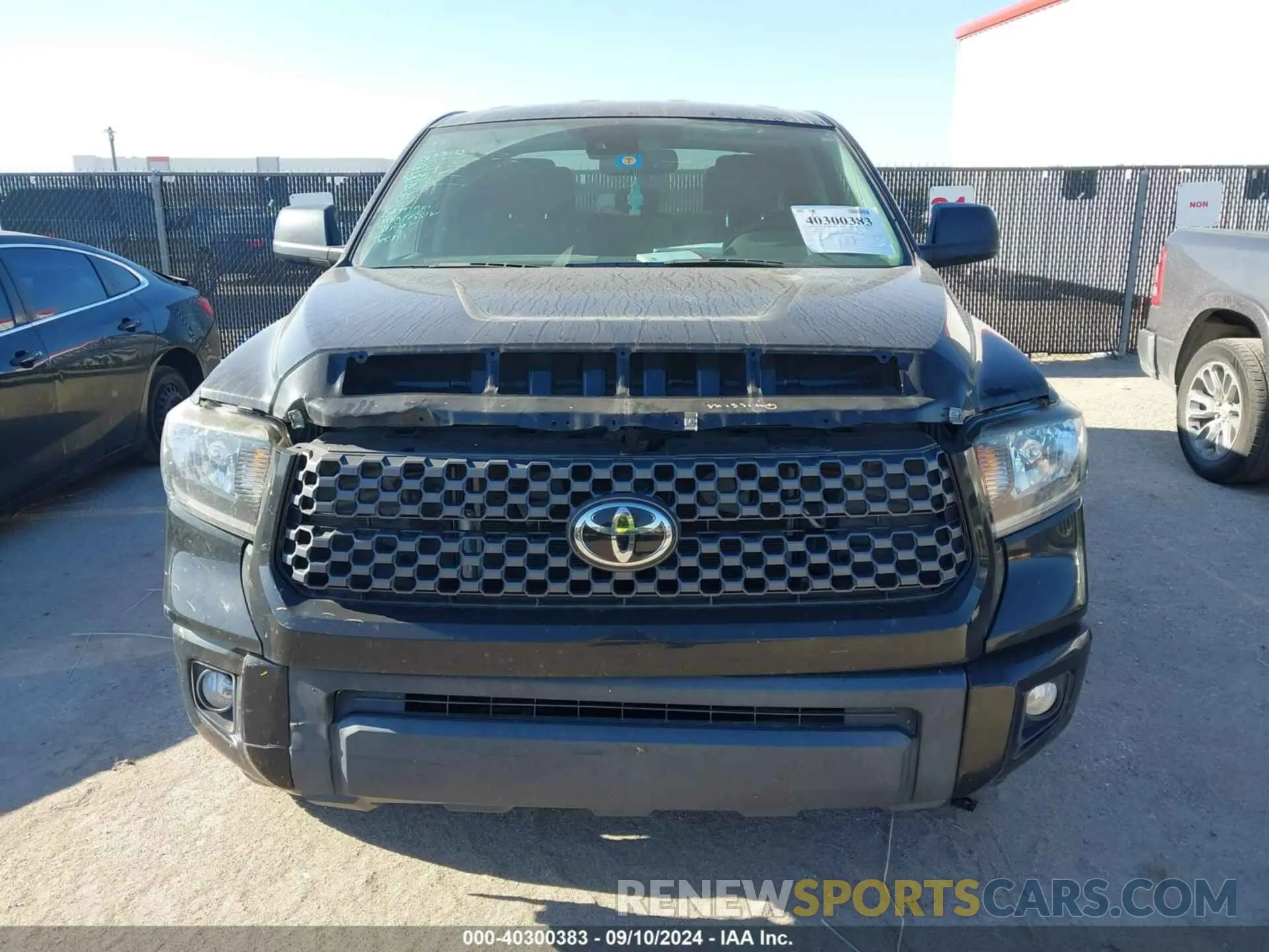 17 Photograph of a damaged car 5TFRY5F16LX268172 TOYOTA TUNDRA 2020