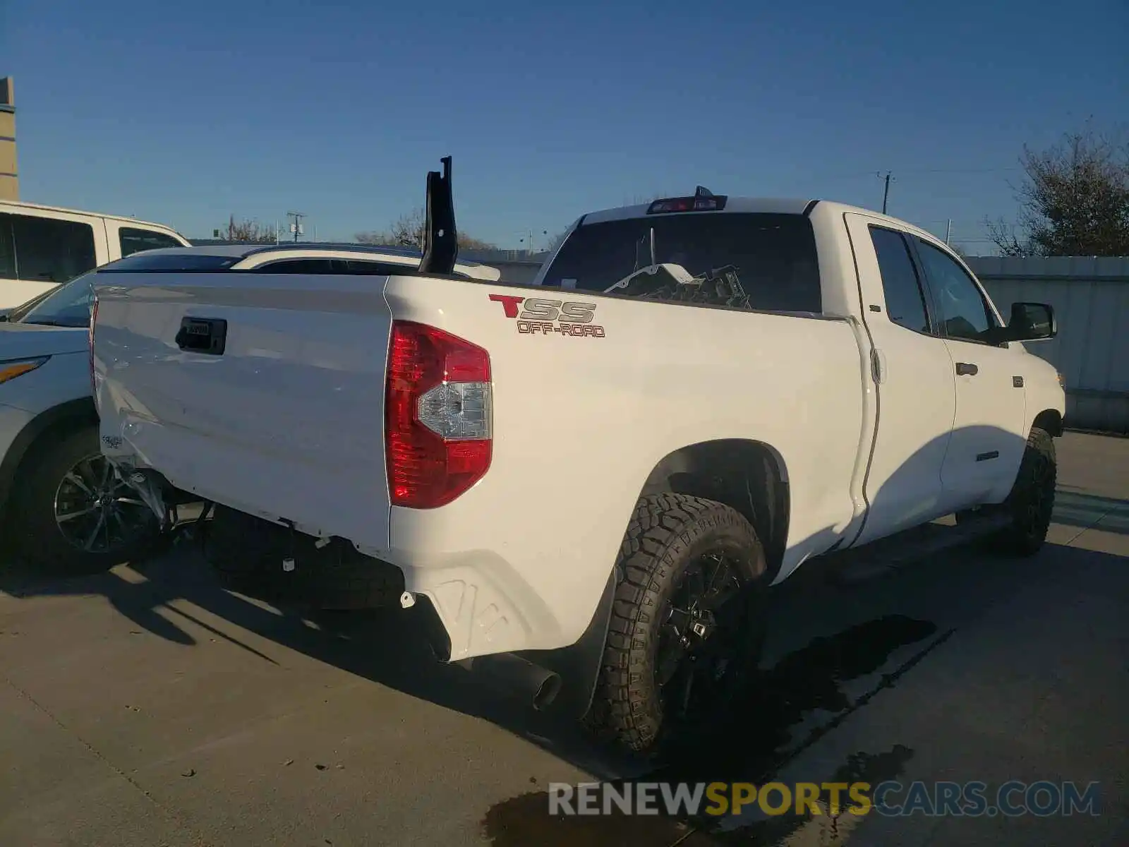 4 Photograph of a damaged car 5TFRY5F17LX271386 TOYOTA TUNDRA 2020