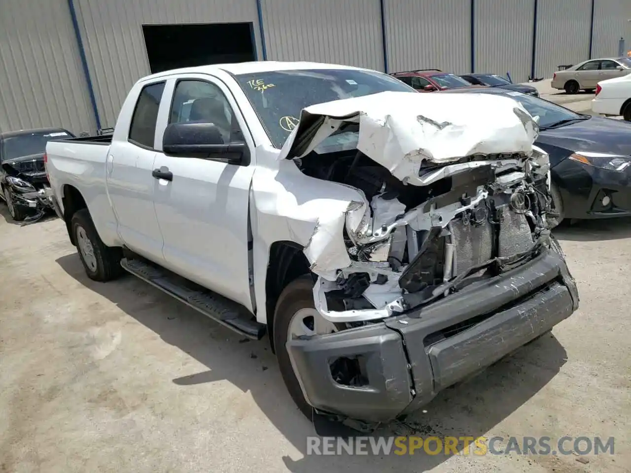 1 Photograph of a damaged car 5TFRY5F18LX265161 TOYOTA TUNDRA 2020