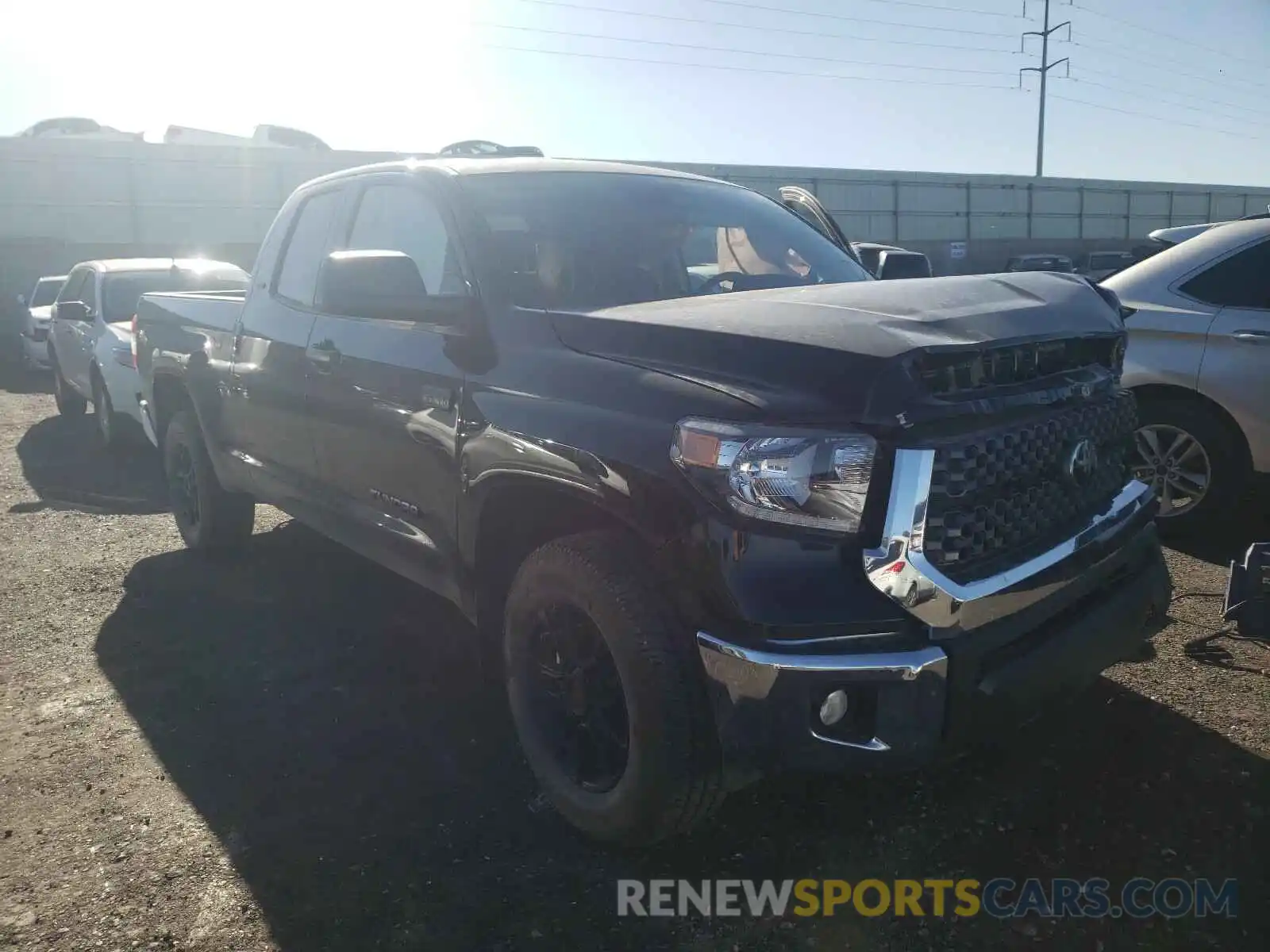 1 Photograph of a damaged car 5TFRY5F18LX267993 TOYOTA TUNDRA 2020