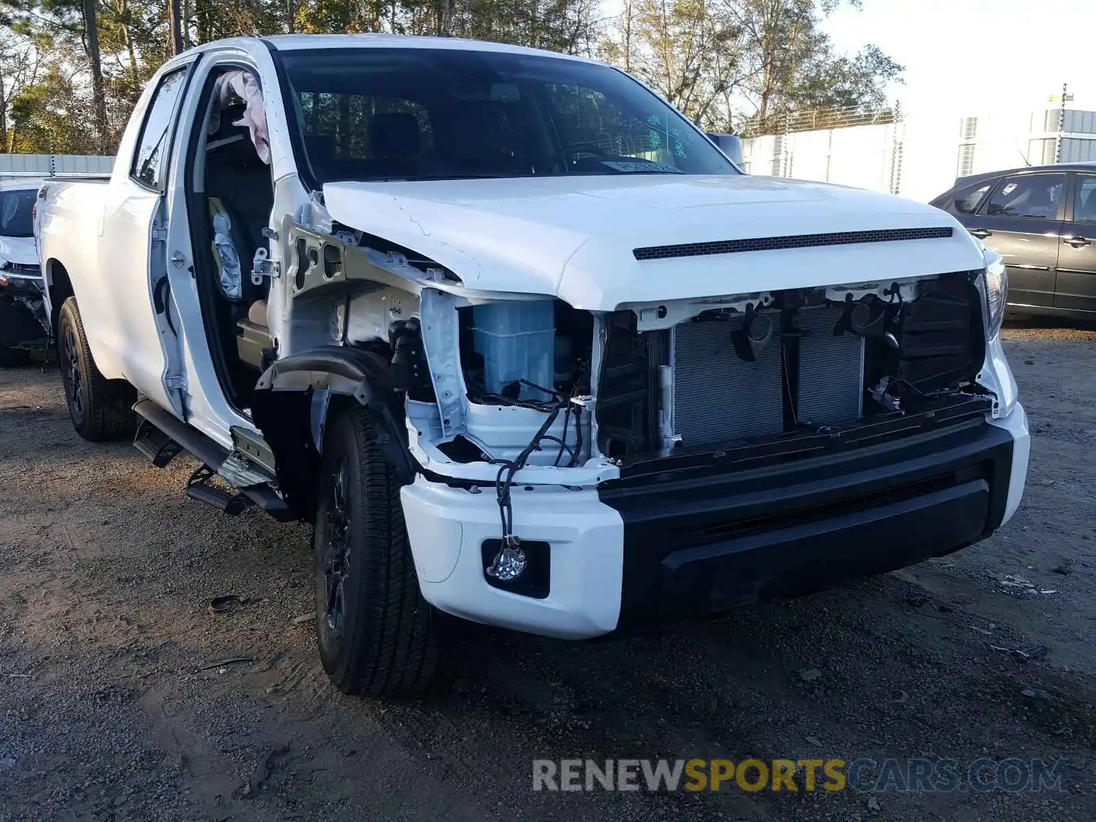 1 Photograph of a damaged car 5TFRY5F18LX269775 TOYOTA TUNDRA 2020