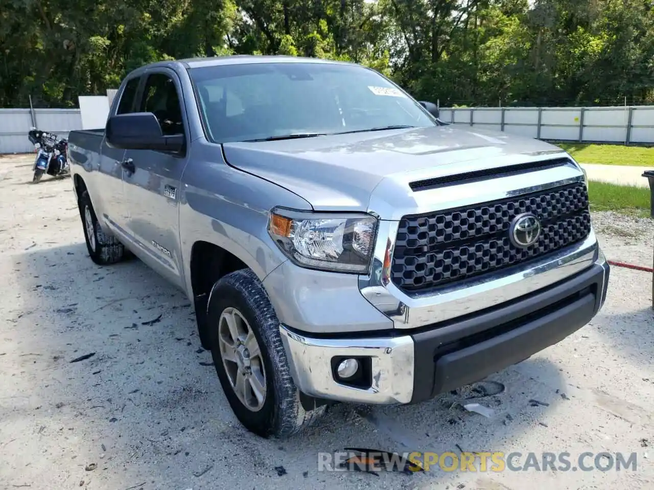 1 Photograph of a damaged car 5TFRY5F19LX258445 TOYOTA TUNDRA 2020