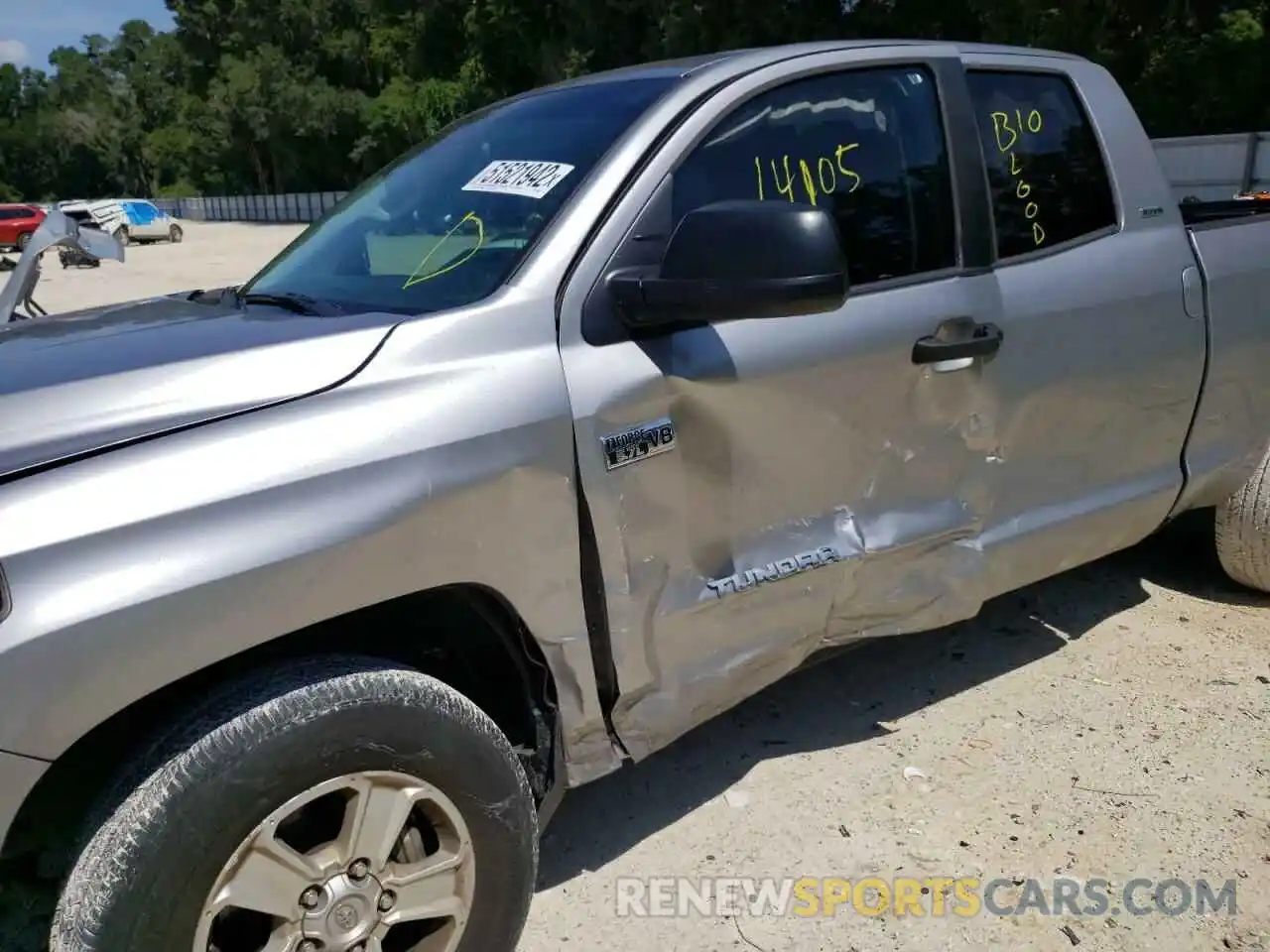 9 Photograph of a damaged car 5TFRY5F19LX258445 TOYOTA TUNDRA 2020