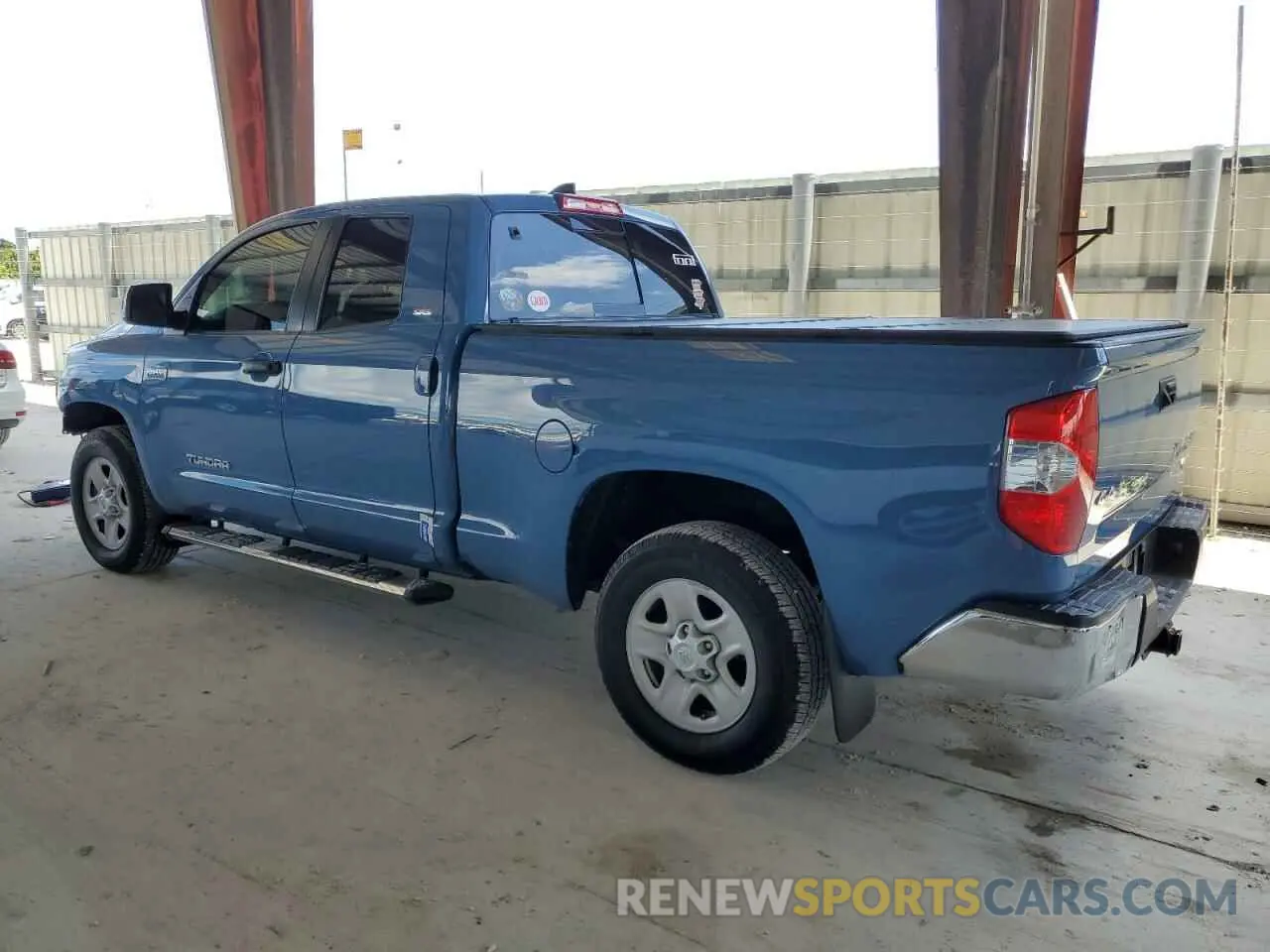 2 Photograph of a damaged car 5TFUY5F10LX916938 TOYOTA TUNDRA 2020