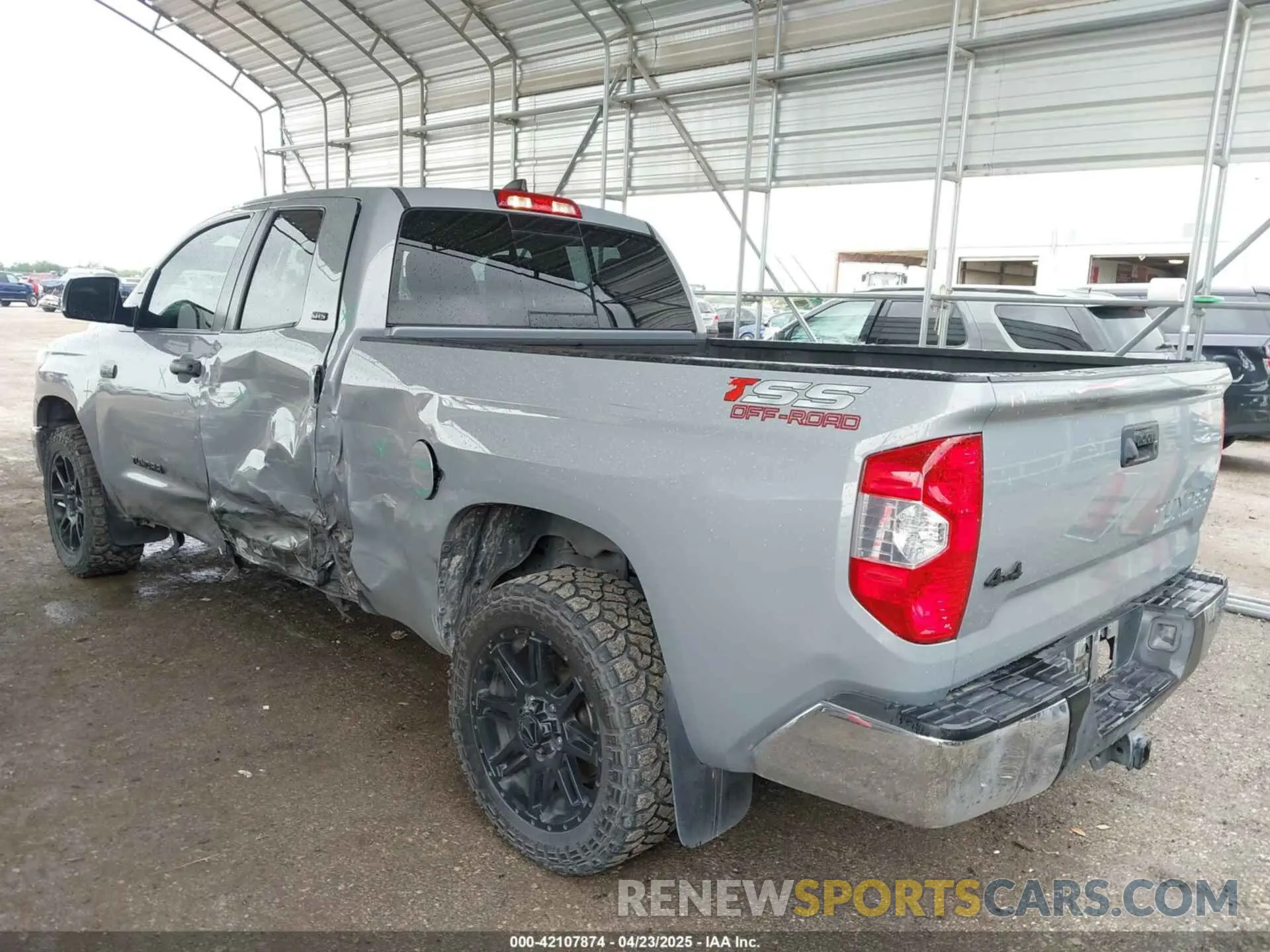 3 Photograph of a damaged car 5TFUY5F12LX877897 TOYOTA TUNDRA 2020