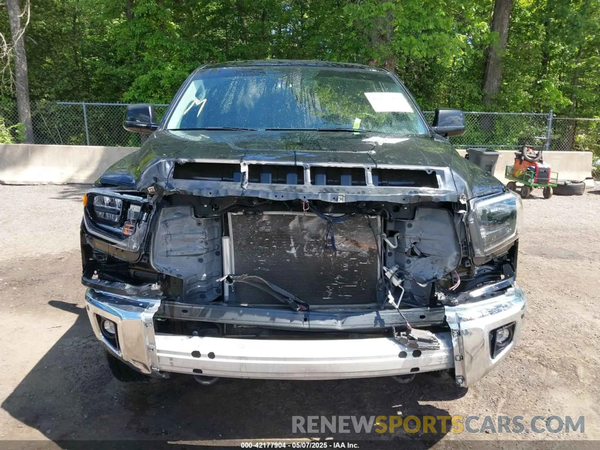 13 Photograph of a damaged car 5TFUY5F14LX876542 TOYOTA TUNDRA 2020