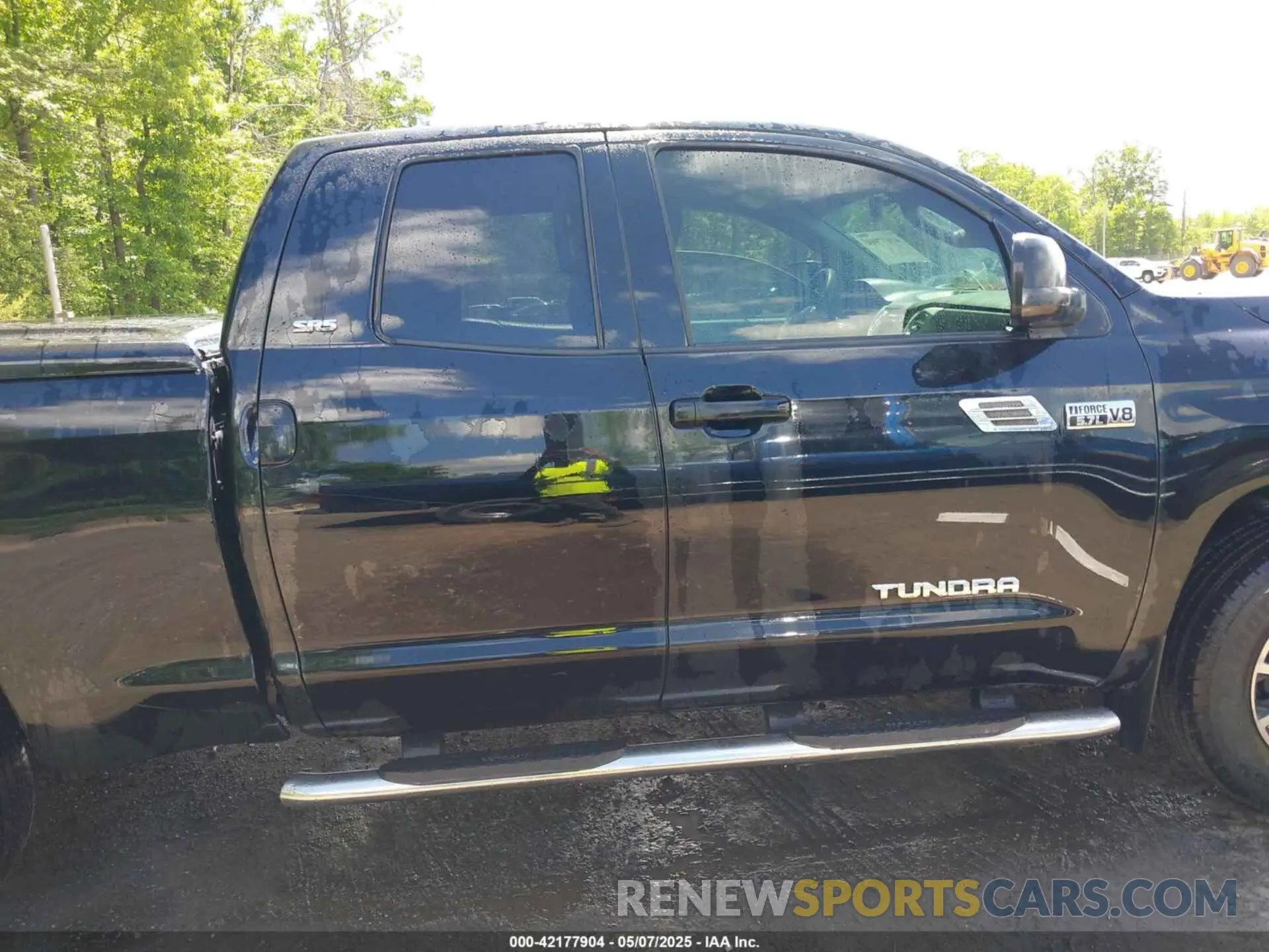 14 Photograph of a damaged car 5TFUY5F14LX876542 TOYOTA TUNDRA 2020