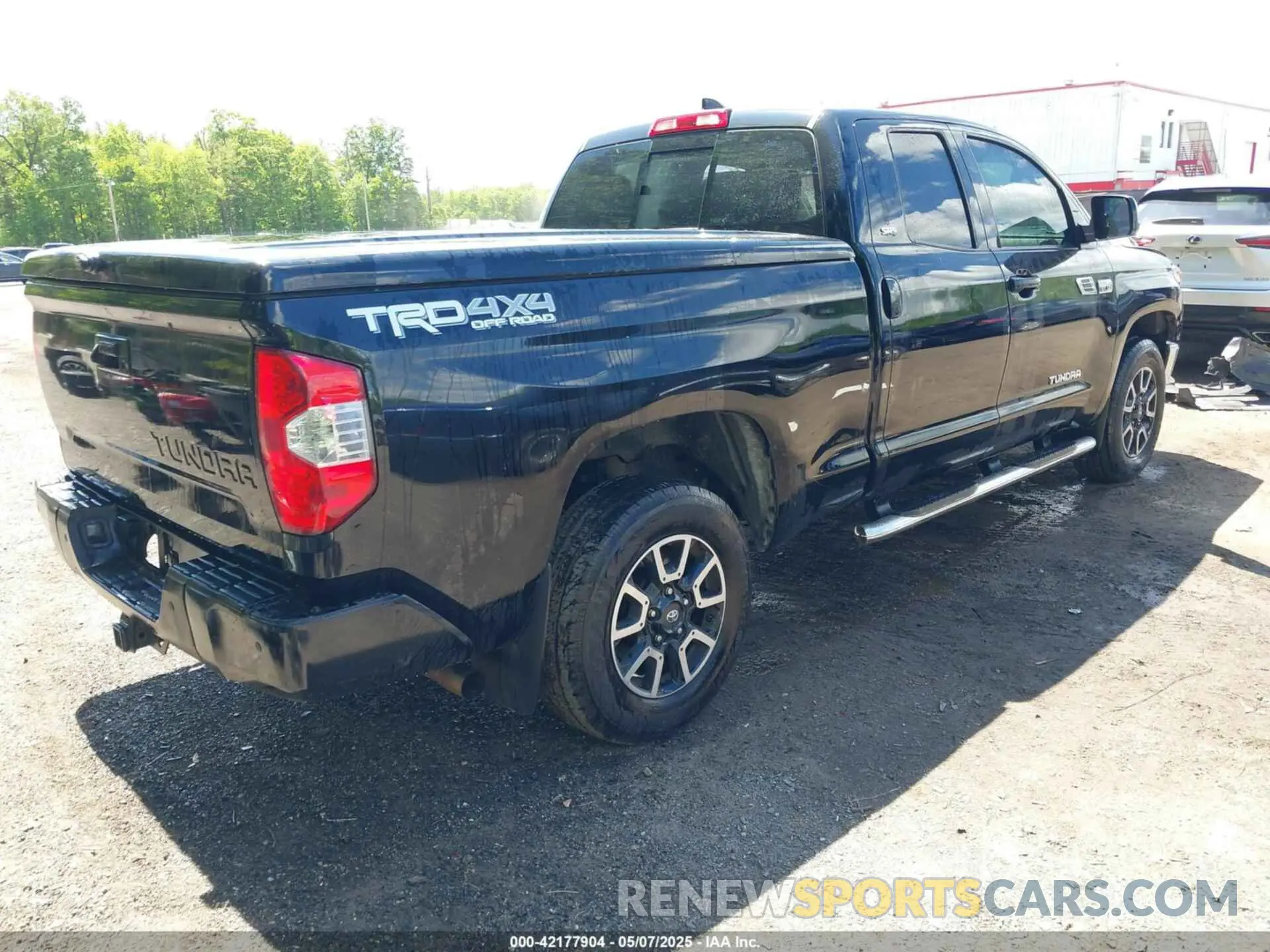 4 Photograph of a damaged car 5TFUY5F14LX876542 TOYOTA TUNDRA 2020