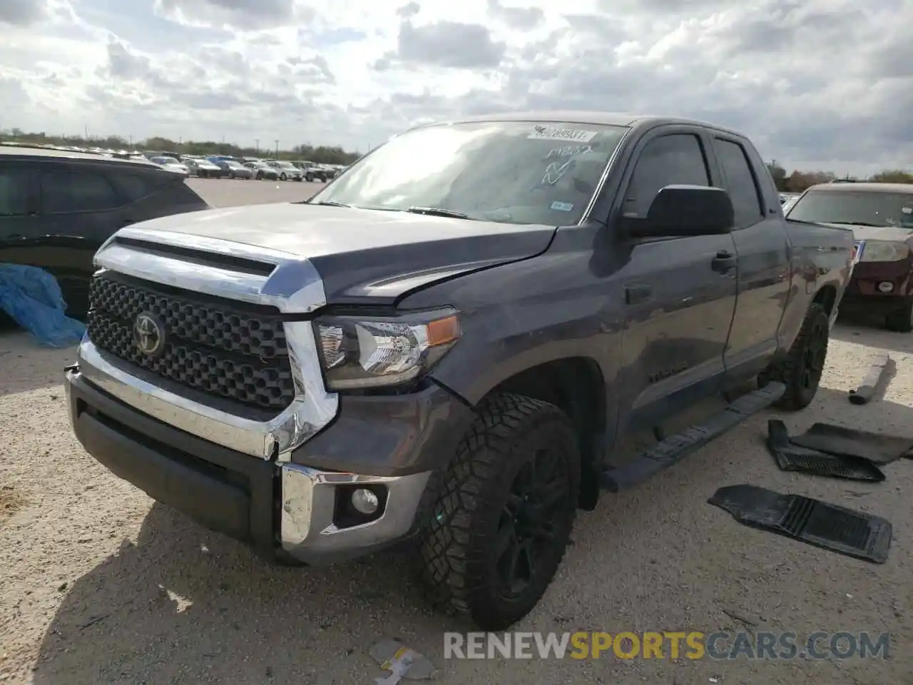 2 Photograph of a damaged car 5TFUY5F15LX873780 TOYOTA TUNDRA 2020