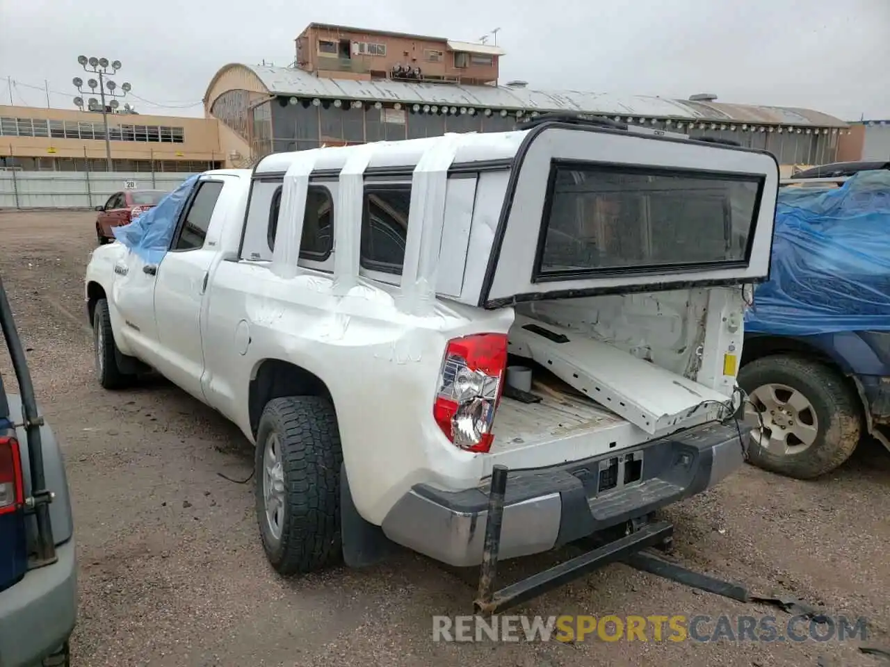 3 Photograph of a damaged car 5TFUY5F15LX873827 TOYOTA TUNDRA 2020