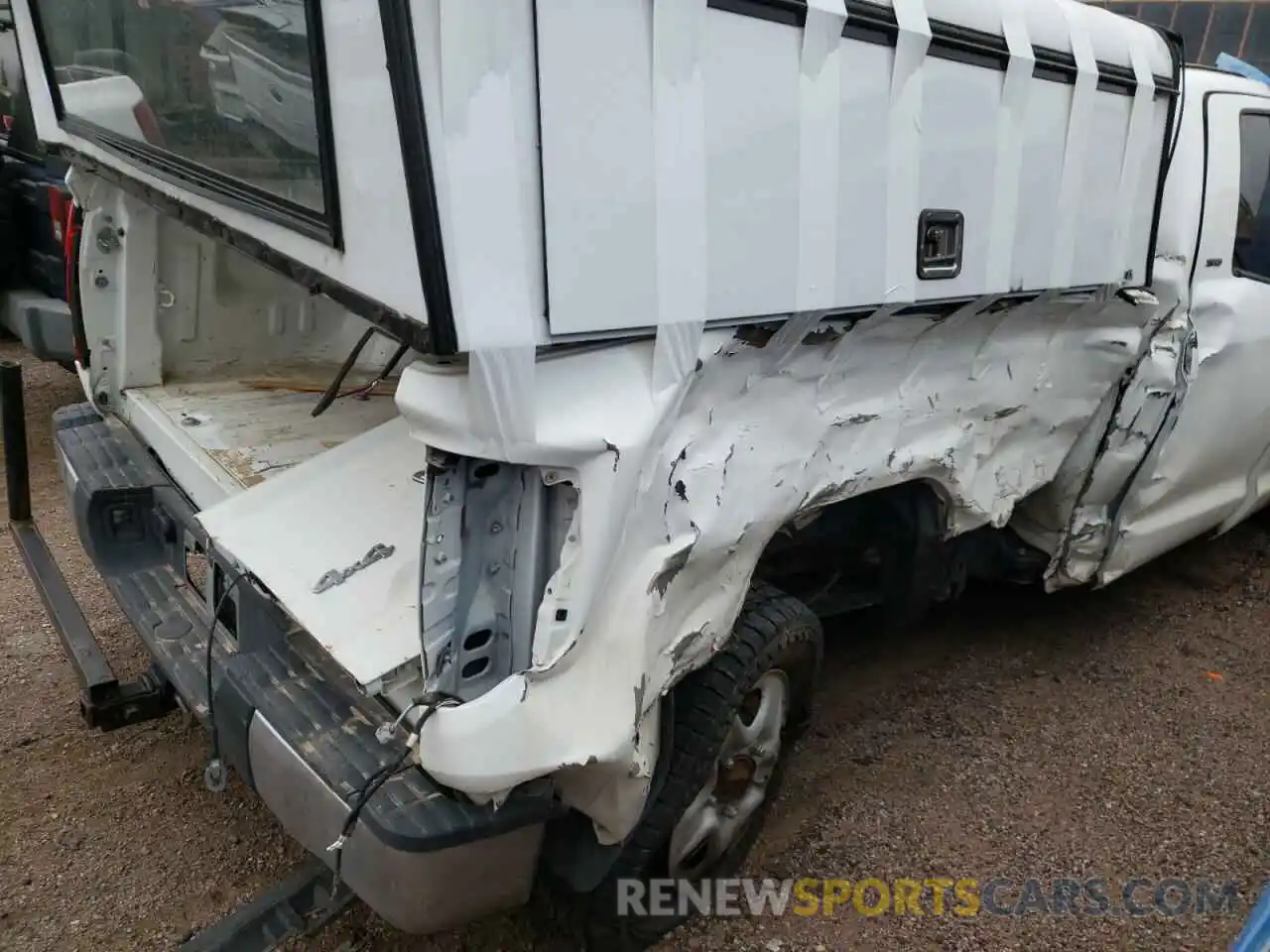 9 Photograph of a damaged car 5TFUY5F15LX873827 TOYOTA TUNDRA 2020