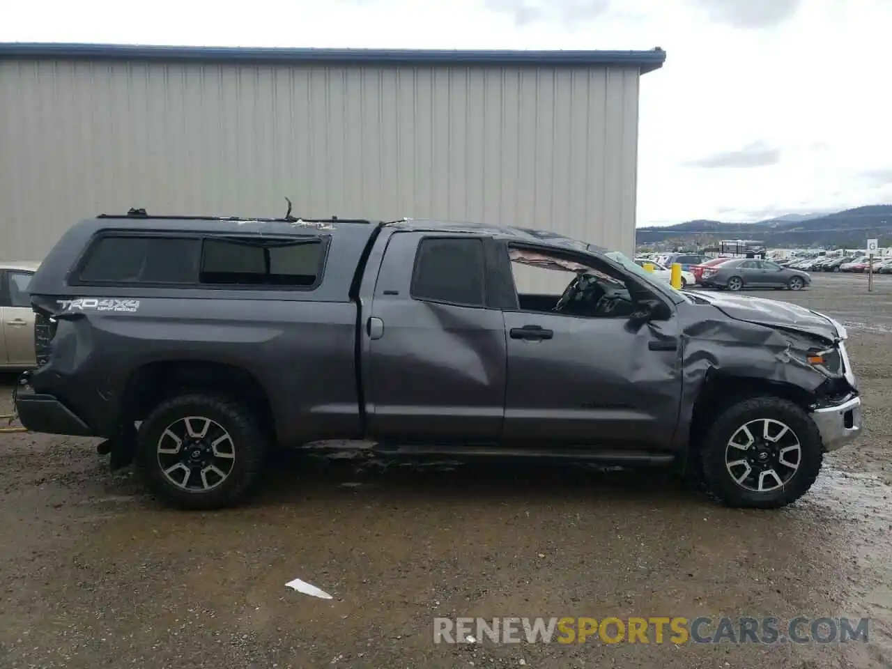 9 Photograph of a damaged car 5TFUY5F15LX879160 TOYOTA TUNDRA 2020