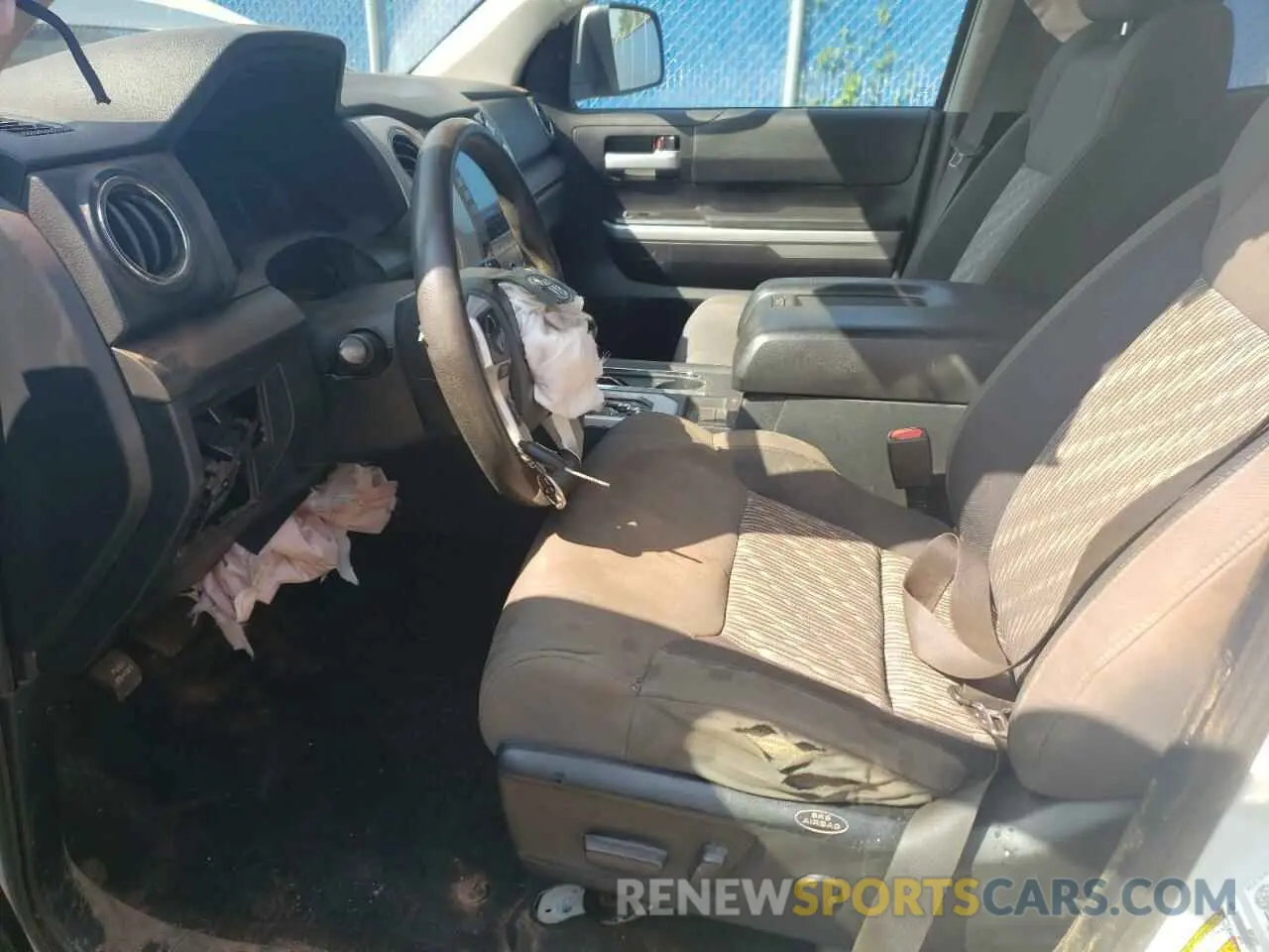 7 Photograph of a damaged car 5TFUY5F15LX897206 TOYOTA TUNDRA 2020