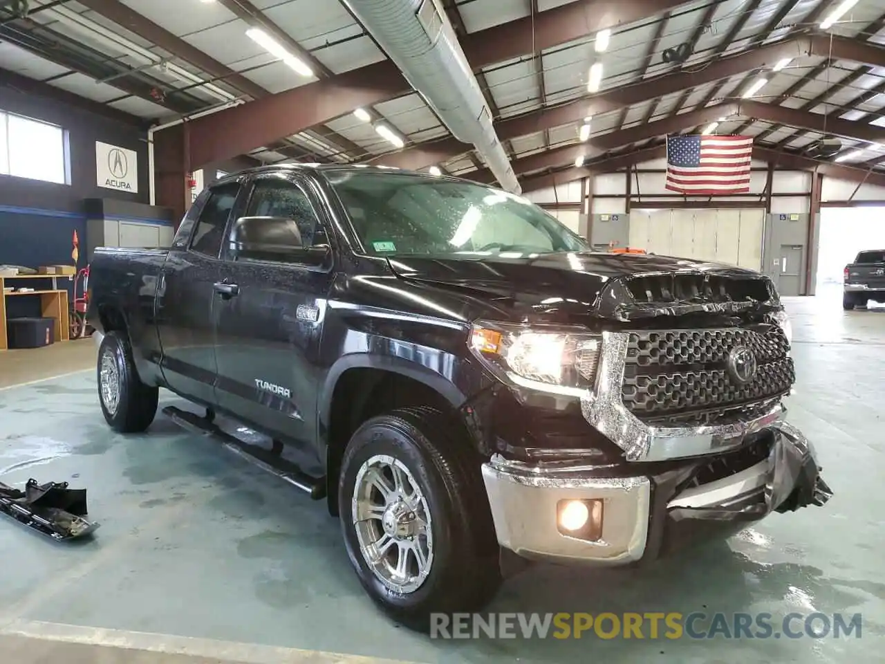 1 Photograph of a damaged car 5TFUY5F16LX872282 TOYOTA TUNDRA 2020