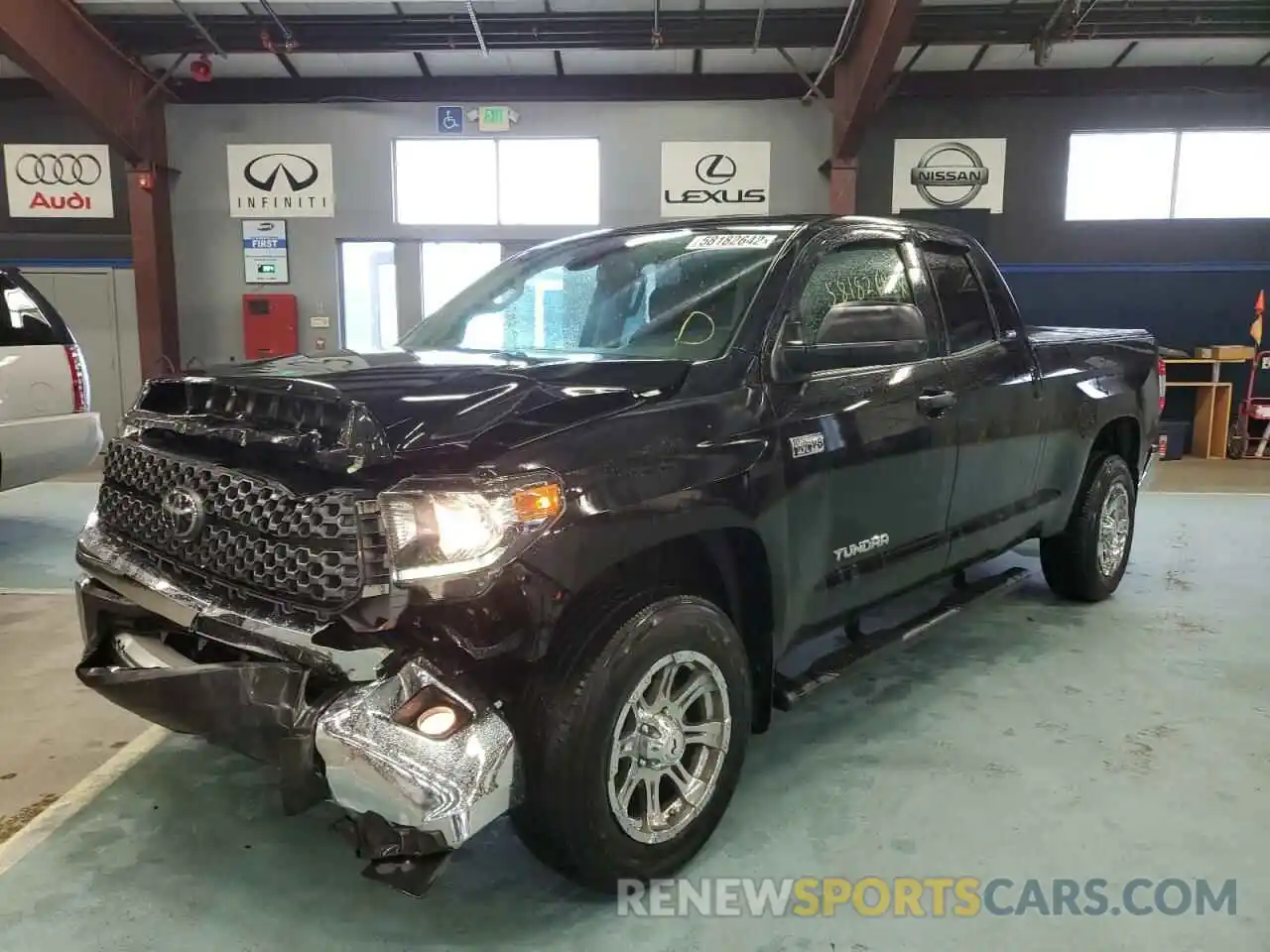 2 Photograph of a damaged car 5TFUY5F16LX872282 TOYOTA TUNDRA 2020