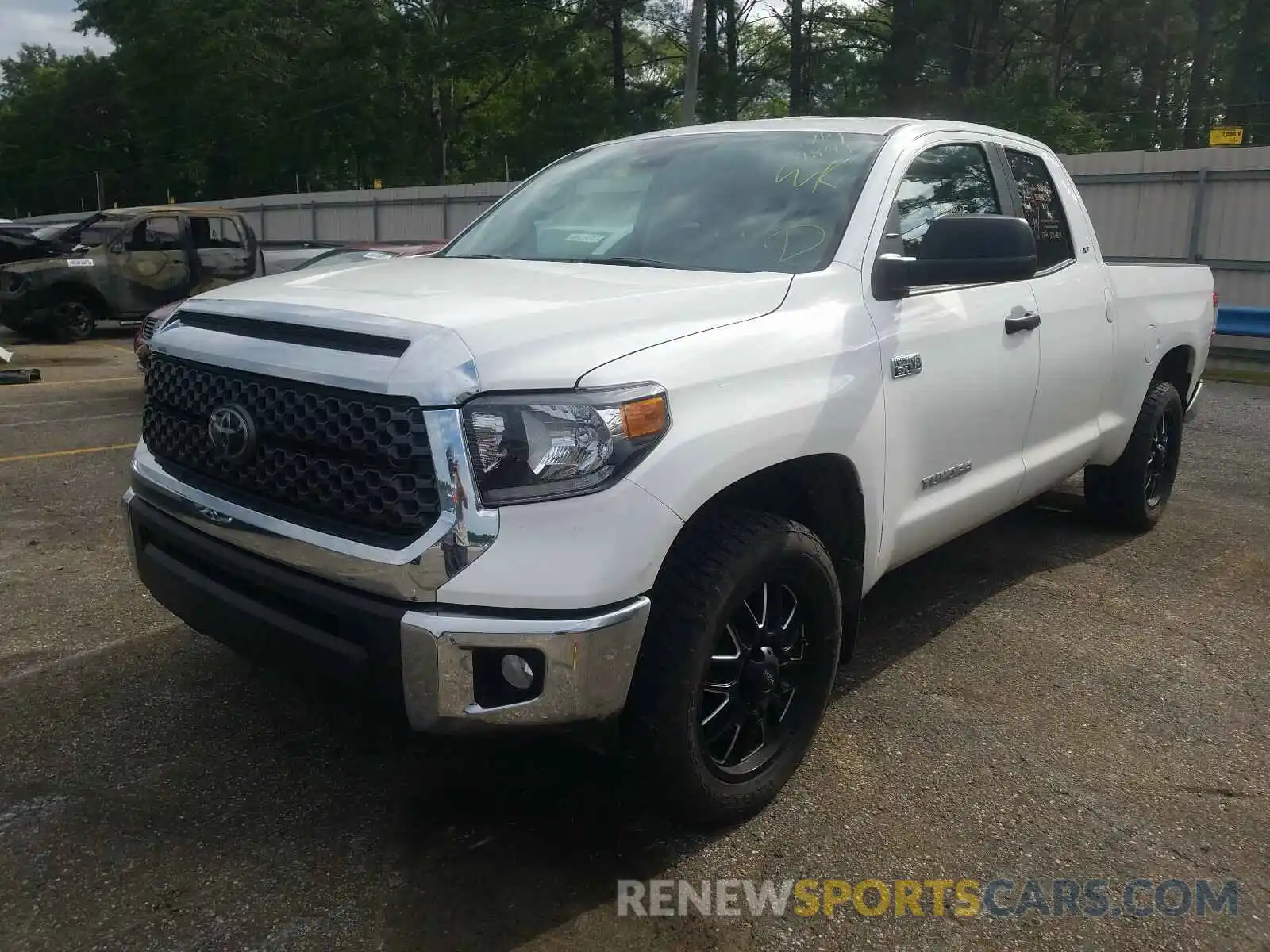 2 Photograph of a damaged car 5TFUY5F16LX928298 TOYOTA TUNDRA 2020