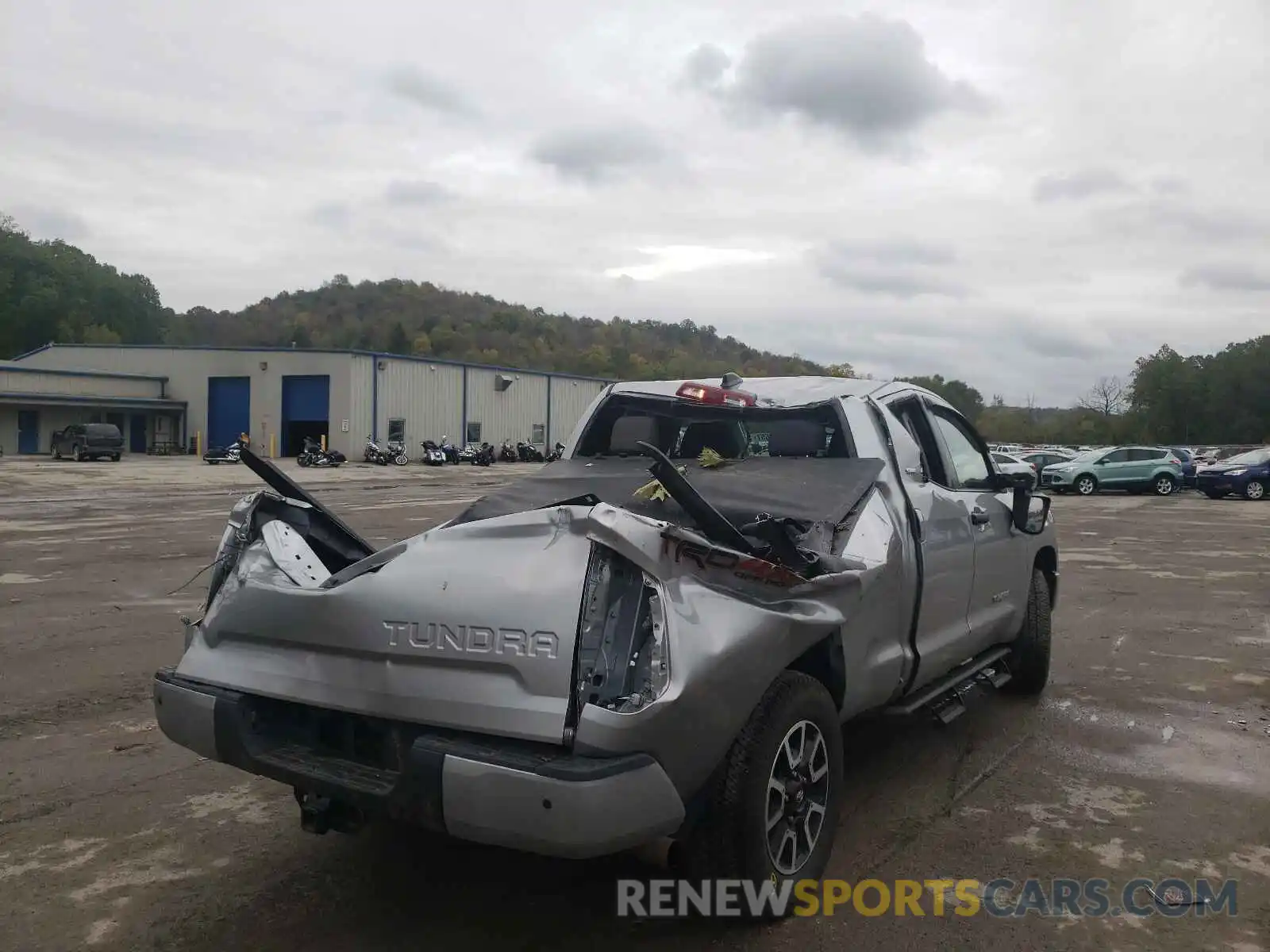 9 Photograph of a damaged car 5TFUY5F16LX954111 TOYOTA TUNDRA 2020