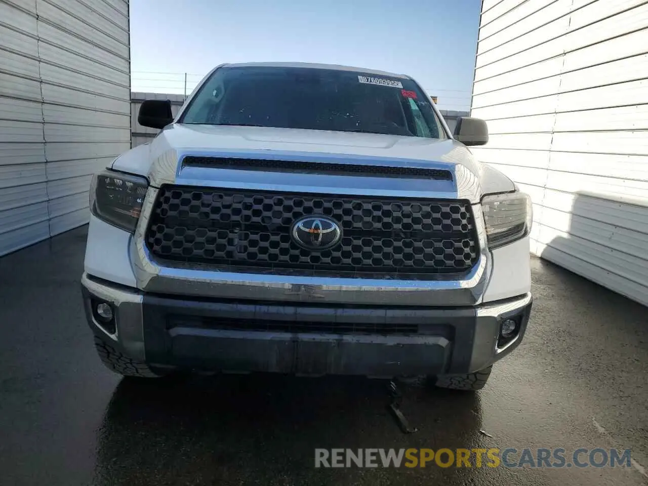 5 Photograph of a damaged car 5TFUY5F17LX906407 TOYOTA TUNDRA 2020
