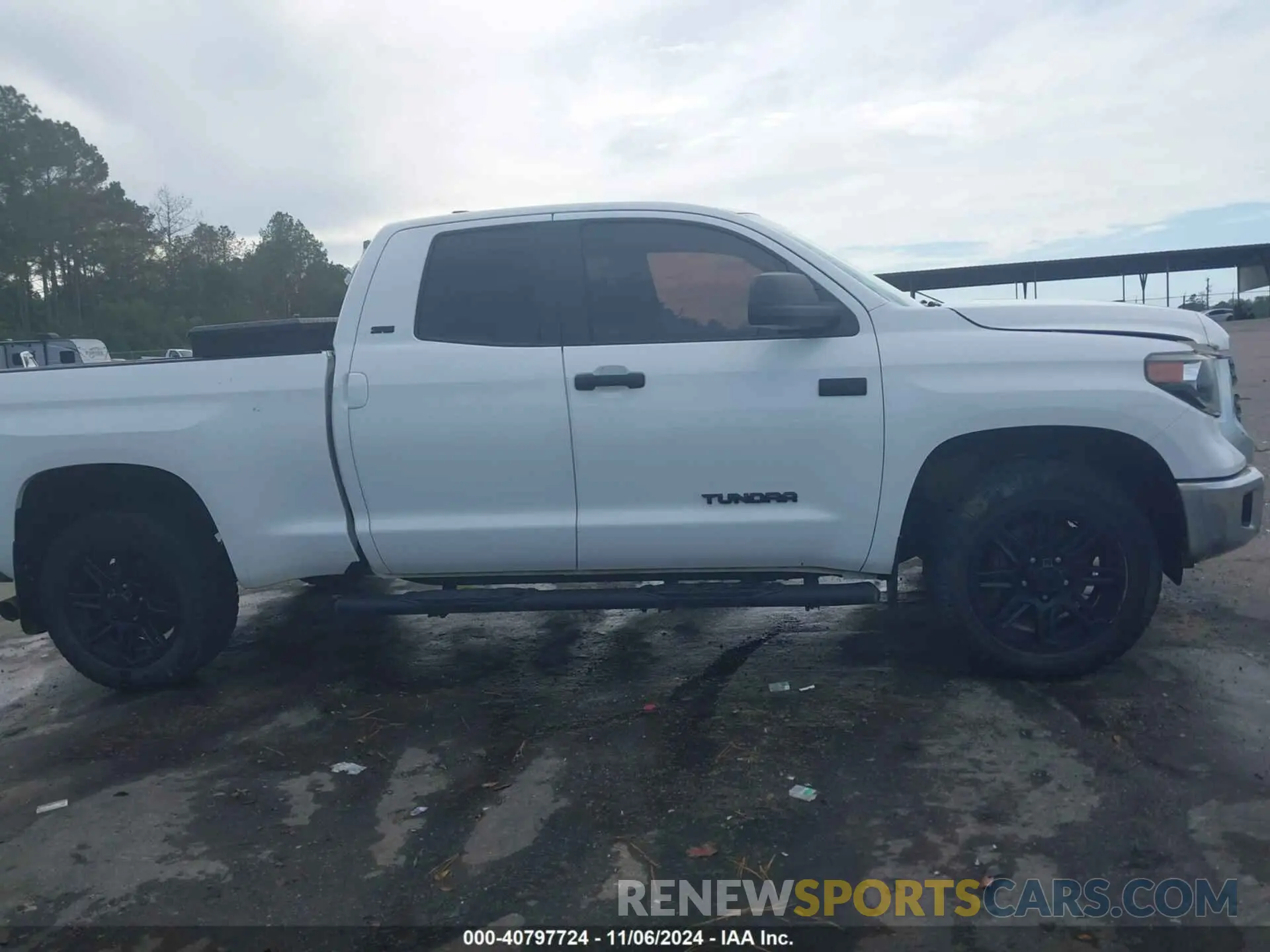 13 Photograph of a damaged car 5TFUY5F17LX910327 TOYOTA TUNDRA 2020