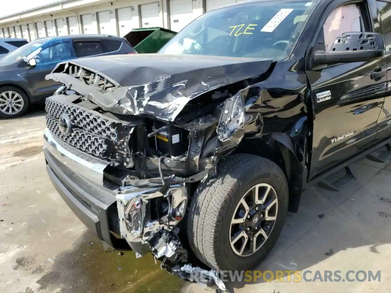 9 Photograph of a damaged car 5TFUY5F18LX905864 TOYOTA TUNDRA 2020