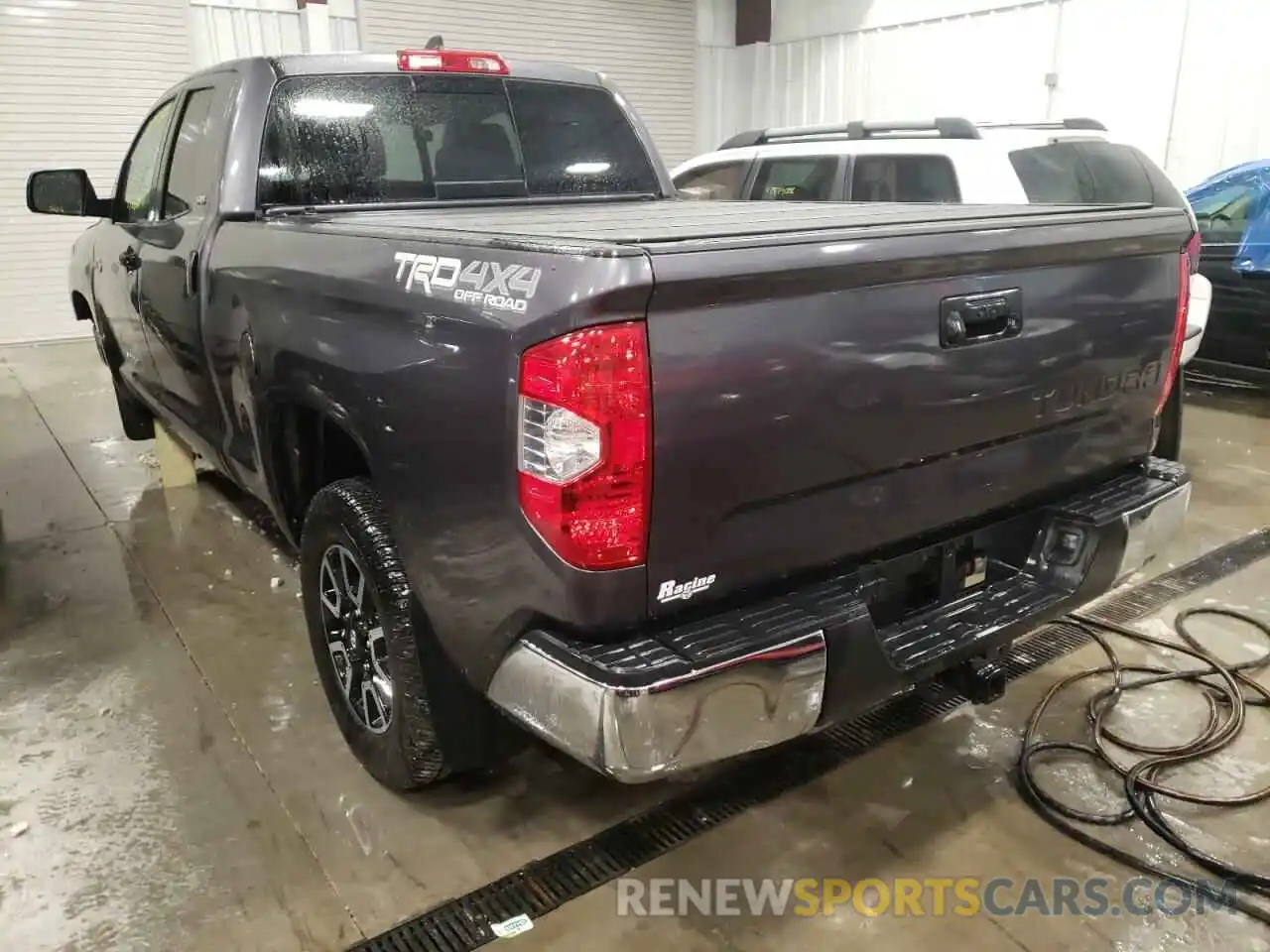 3 Photograph of a damaged car 5TFUY5F18LX915052 TOYOTA TUNDRA 2020