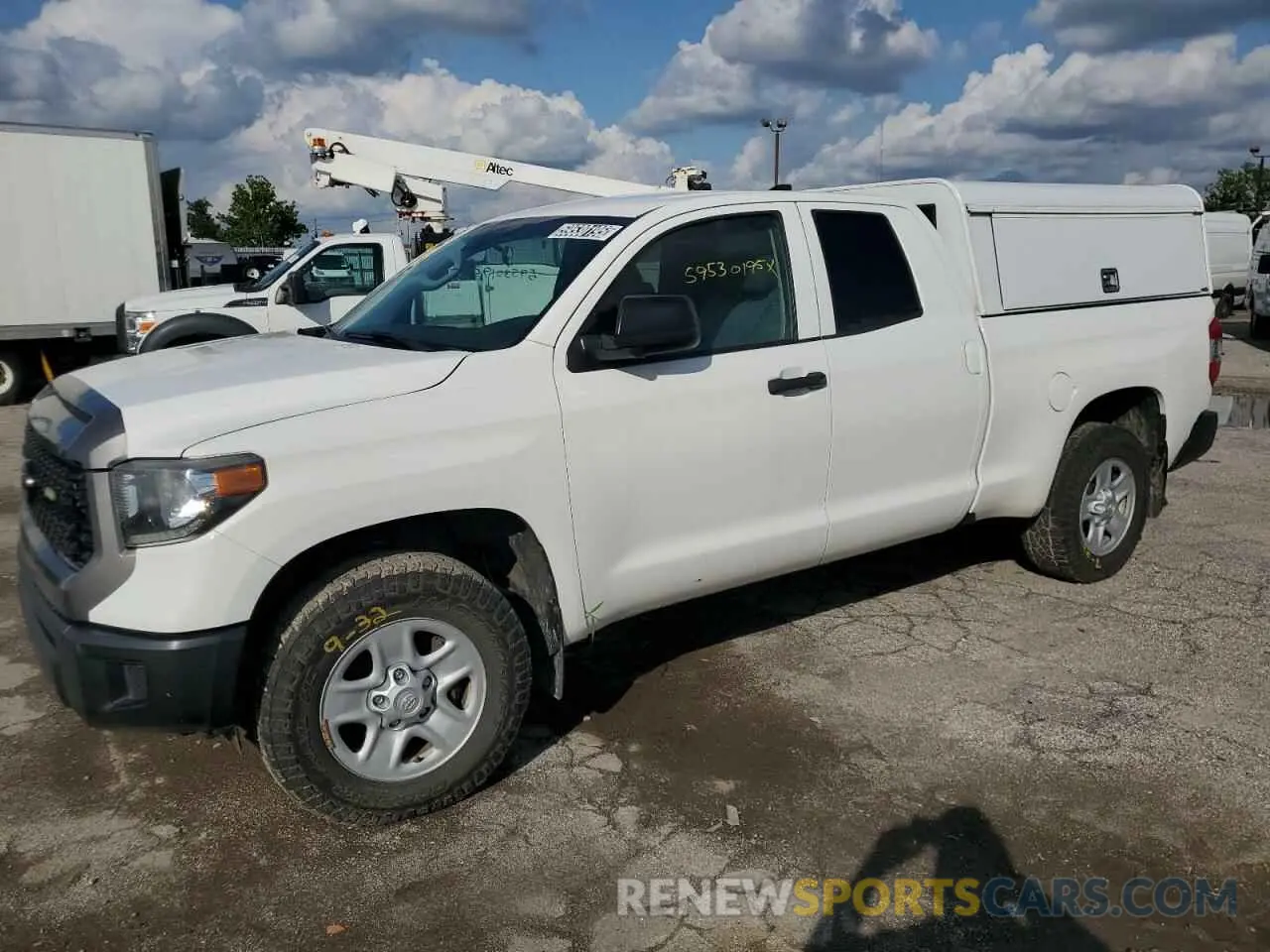 1 Photograph of a damaged car 5TFUY5F19LX883020 TOYOTA TUNDRA 2020