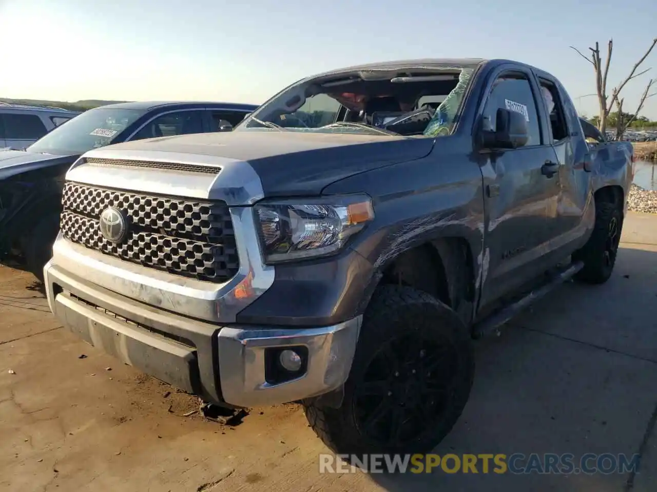 2 Photograph of a damaged car 5TFUY5F19LX888170 TOYOTA TUNDRA 2020