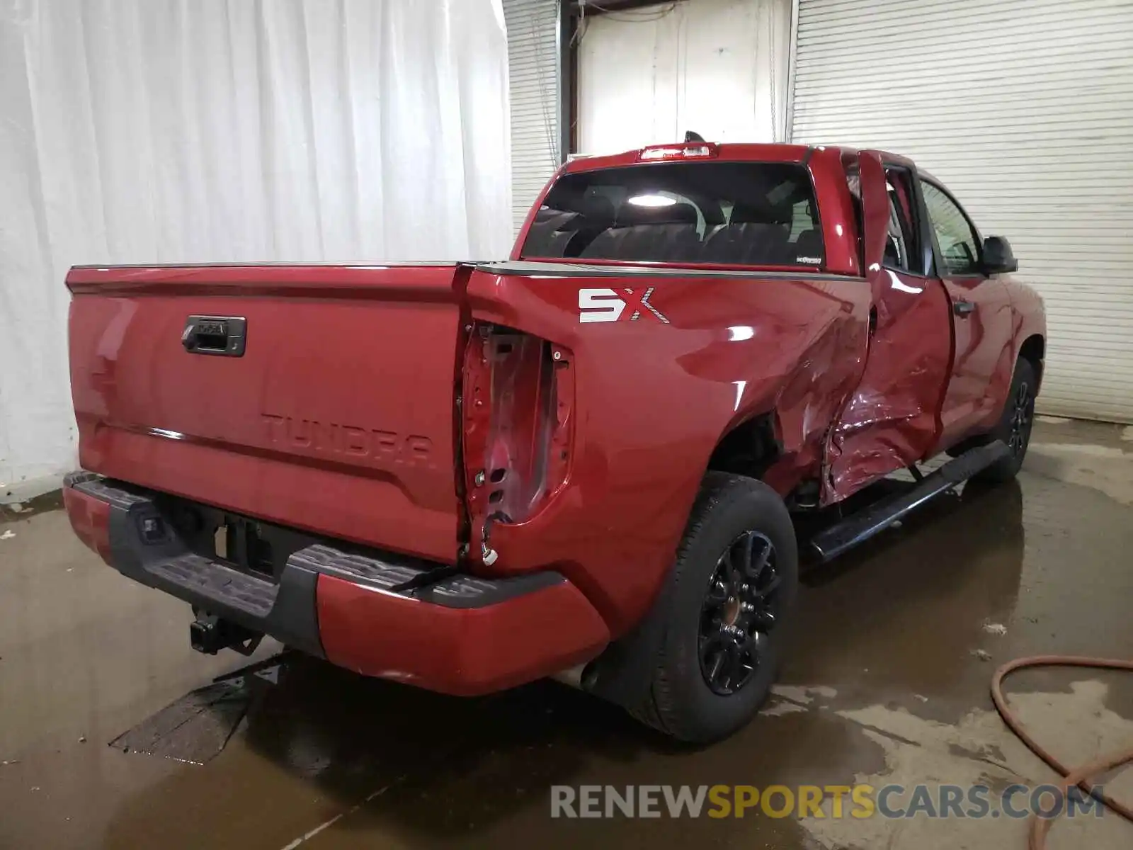 4 Photograph of a damaged car 5TFUY5F1XLX893362 TOYOTA TUNDRA 2020