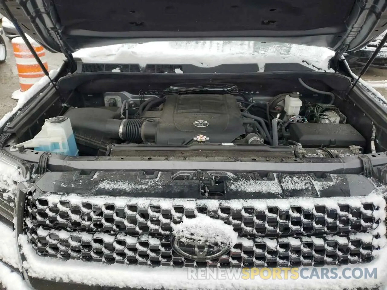 11 Photograph of a damaged car 5TFAY5F10MX973998 TOYOTA TUNDRA 2021