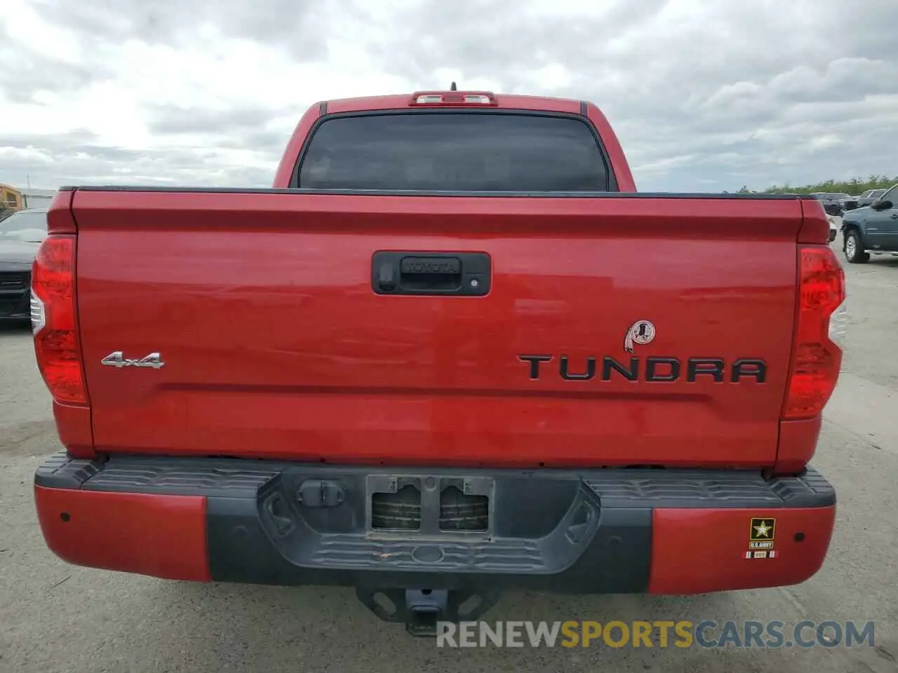 6 Photograph of a damaged car 5TFAY5F13MX985613 TOYOTA TUNDRA 2021