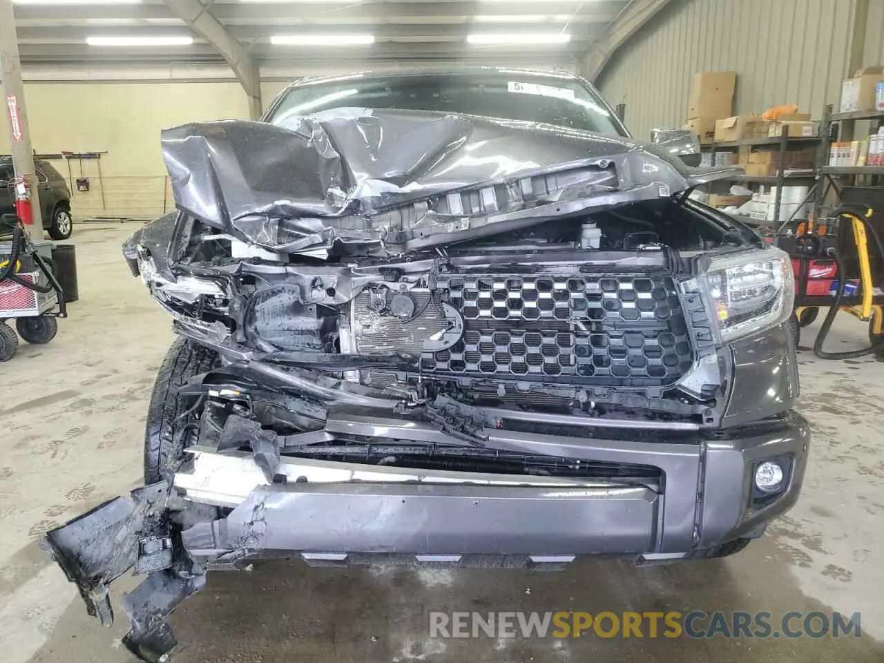5 Photograph of a damaged car 5TFAY5F17MX960813 TOYOTA TUNDRA 2021