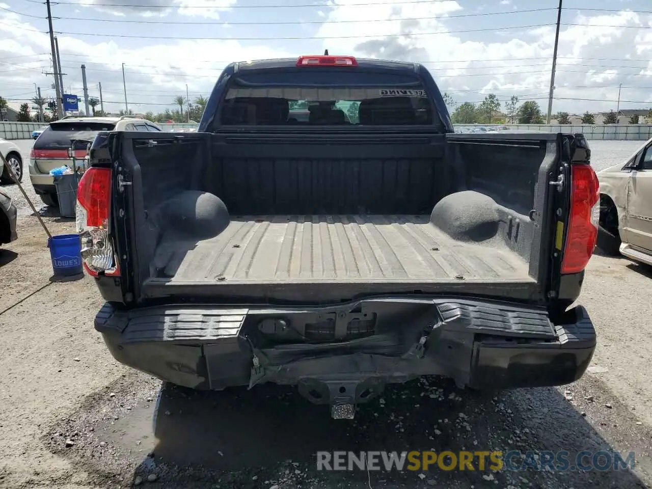 6 Photograph of a damaged car 5TFAY5F18MX032248 TOYOTA TUNDRA 2021