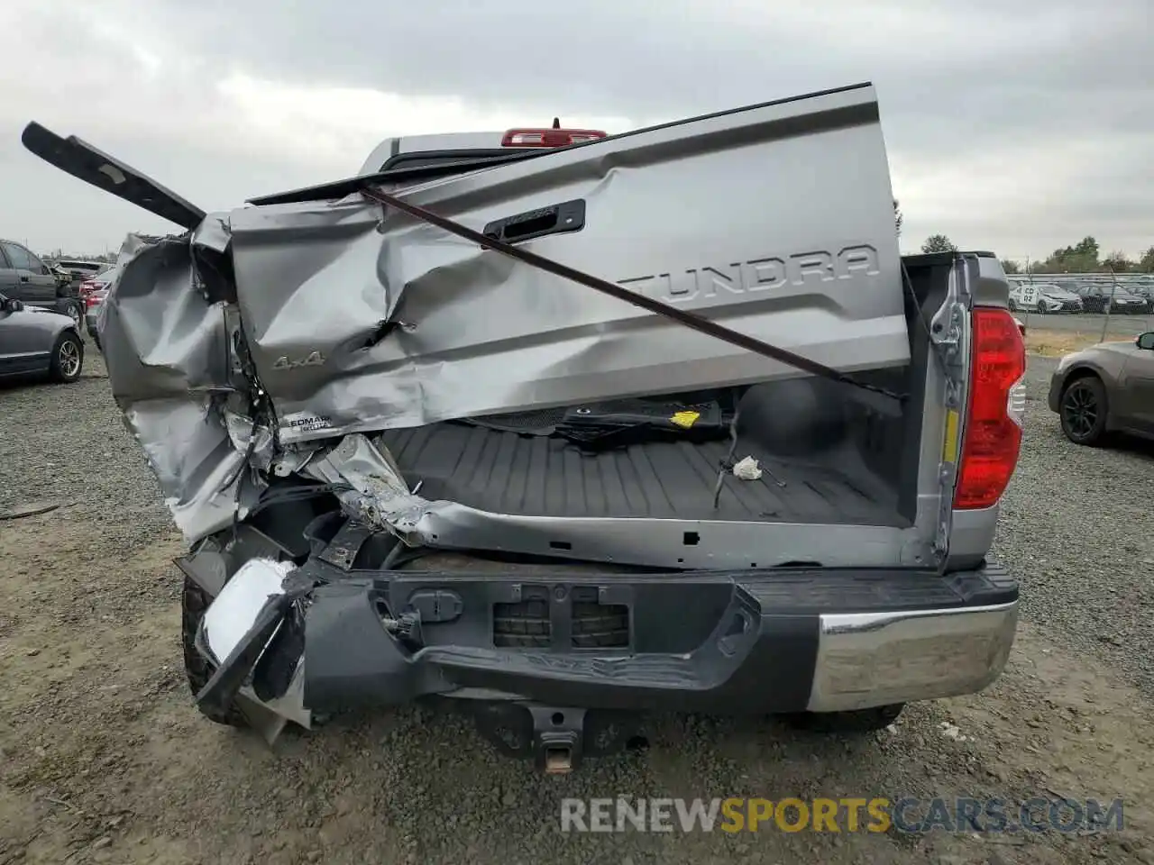 6 Photograph of a damaged car 5TFDY5F10MX028854 TOYOTA TUNDRA 2021