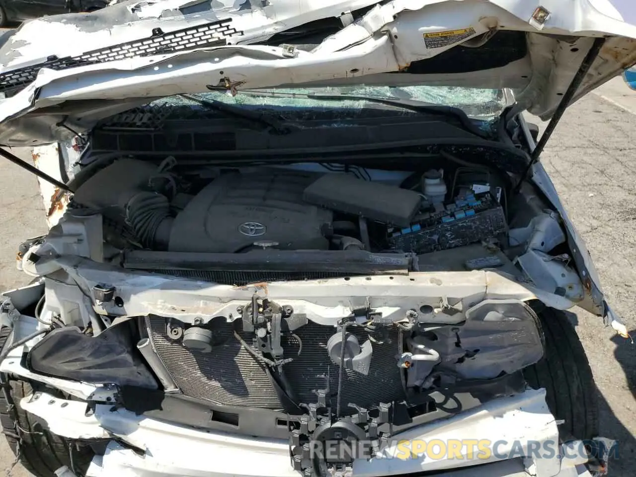 11 Photograph of a damaged car 5TFDY5F10MX039076 TOYOTA TUNDRA 2021