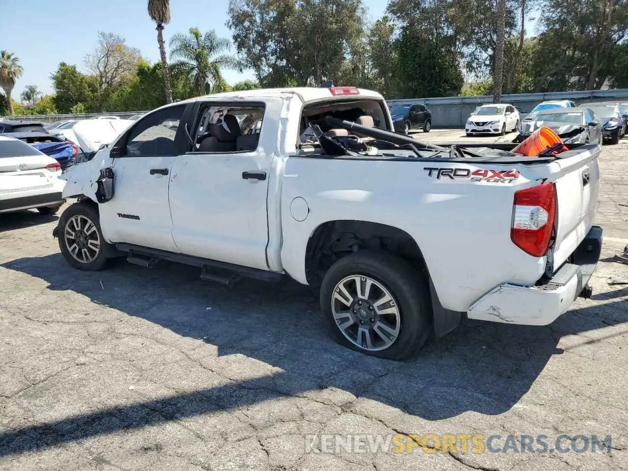 2 Photograph of a damaged car 5TFDY5F10MX039076 TOYOTA TUNDRA 2021