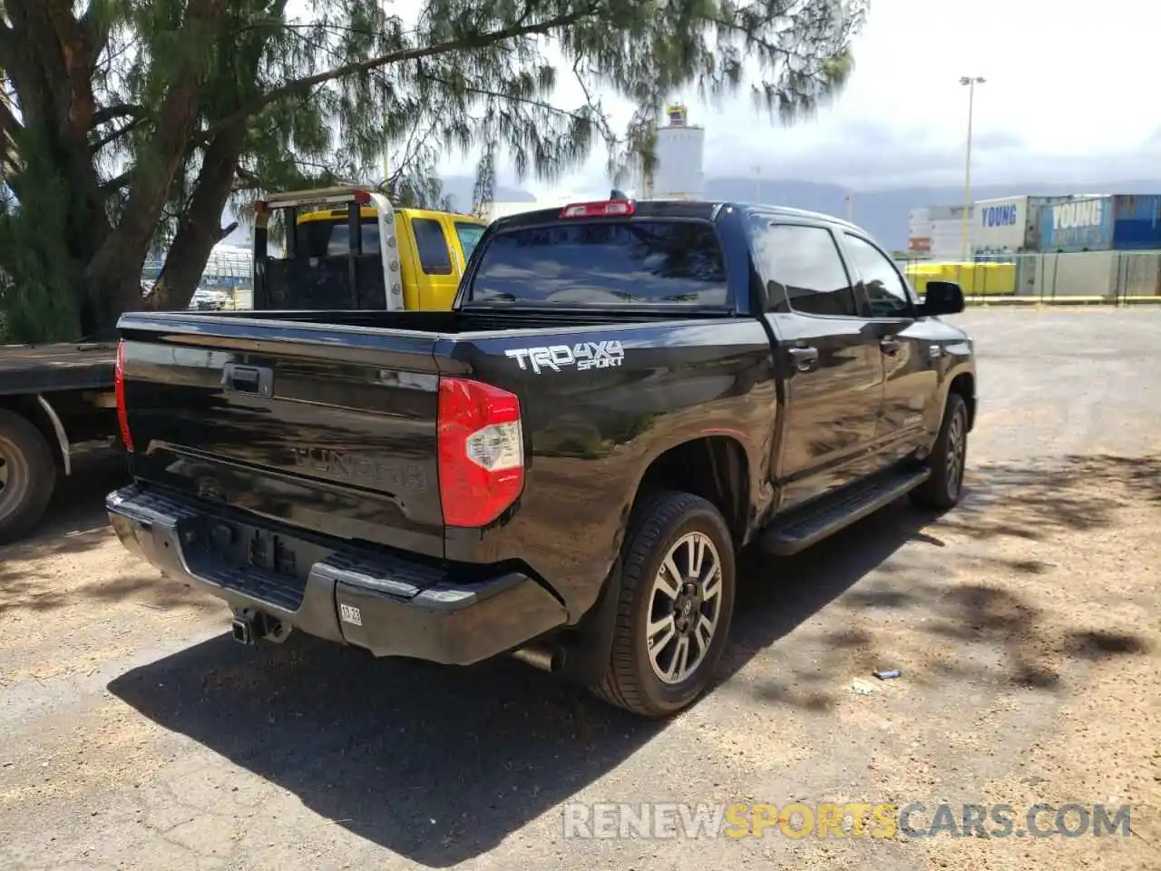 4 Photograph of a damaged car 5TFDY5F10MX042334 TOYOTA TUNDRA 2021