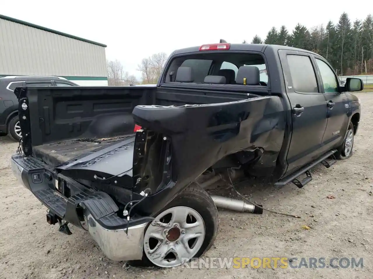 4 Photograph of a damaged car 5TFDY5F11MX005034 TOYOTA TUNDRA 2021