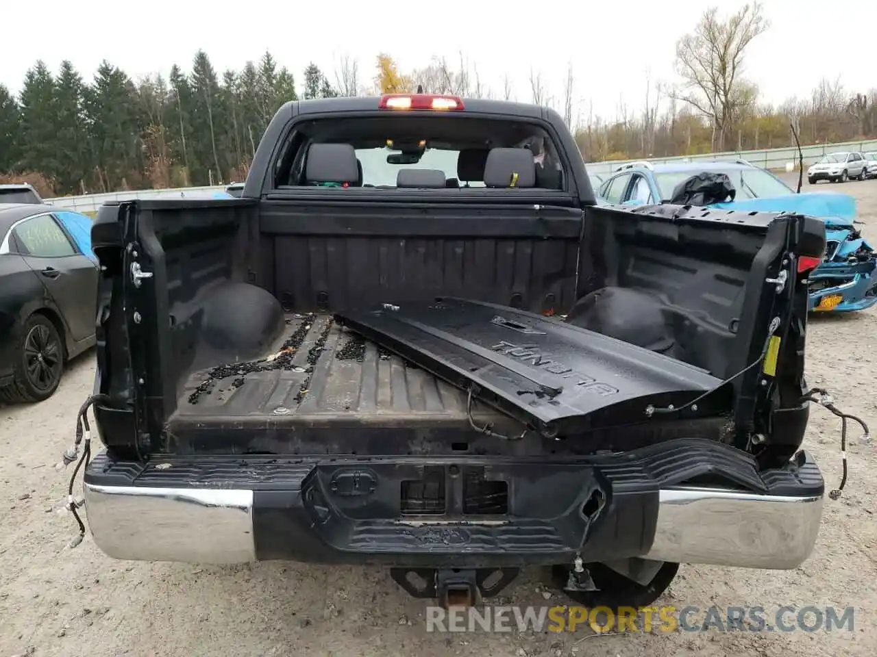 9 Photograph of a damaged car 5TFDY5F11MX005034 TOYOTA TUNDRA 2021