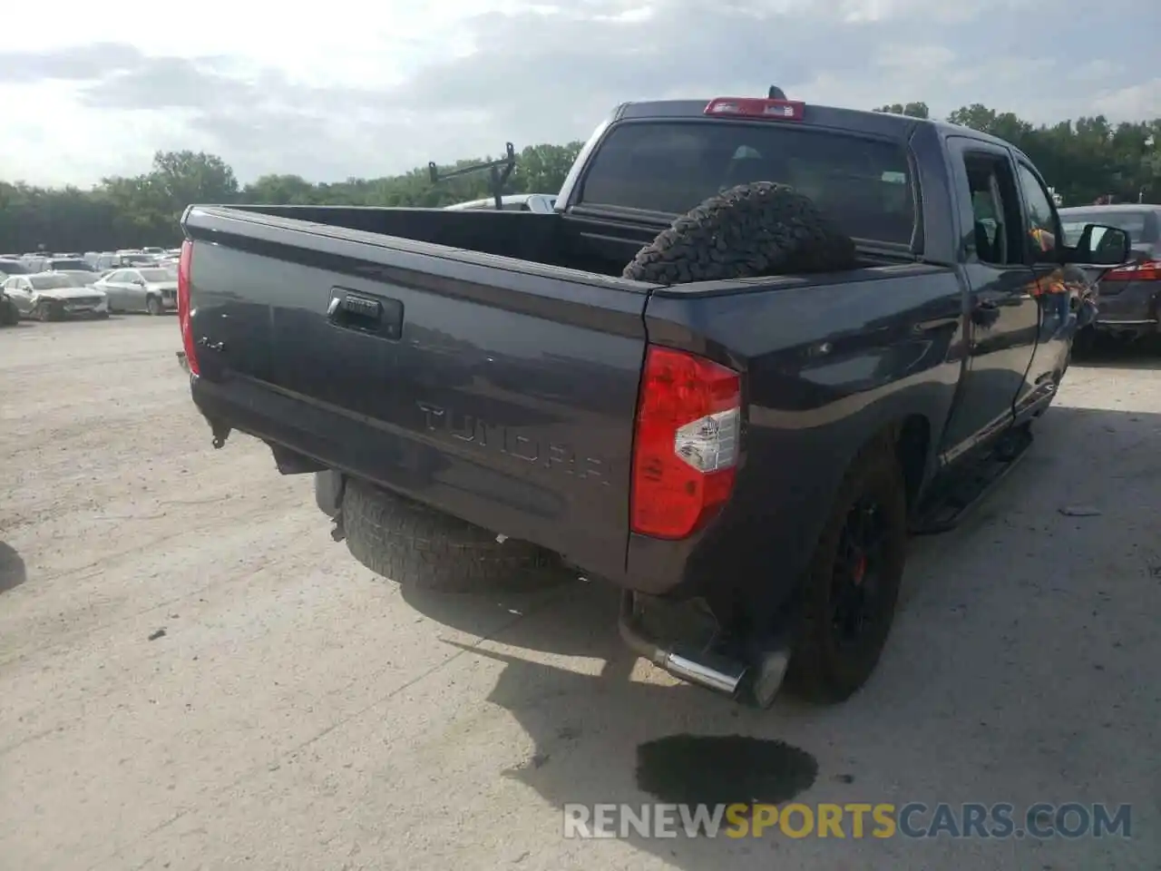 4 Photograph of a damaged car 5TFDY5F11MX020326 TOYOTA TUNDRA 2021