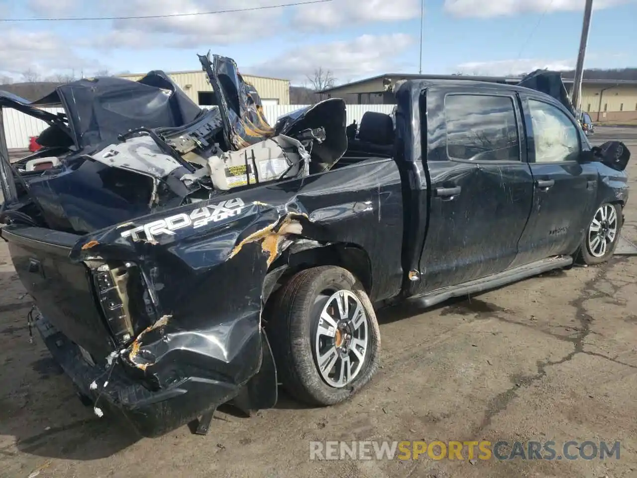 4 Photograph of a damaged car 5TFDY5F11MX991567 TOYOTA TUNDRA 2021