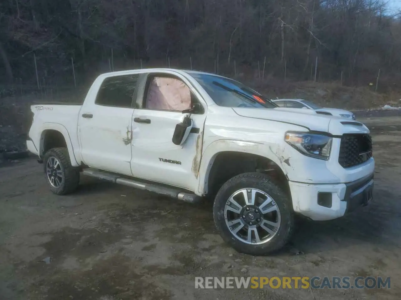 4 Photograph of a damaged car 5TFDY5F12MX015846 TOYOTA TUNDRA 2021