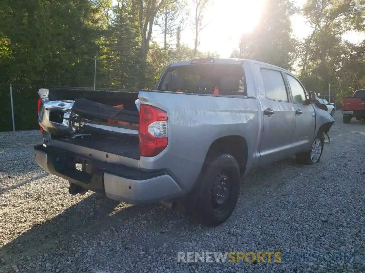 4 Photograph of a damaged car 5TFDY5F12MX038737 TOYOTA TUNDRA 2021