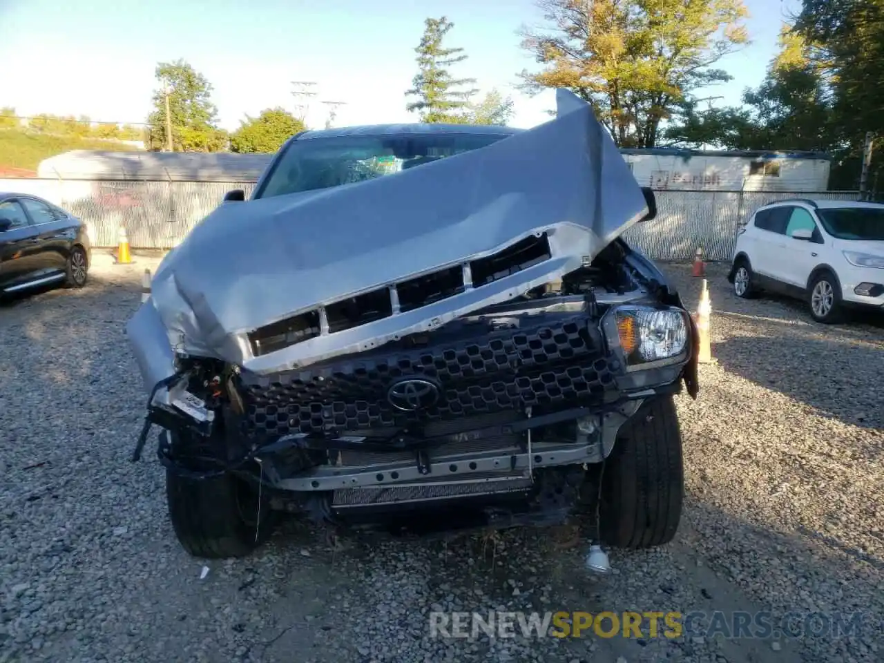 9 Photograph of a damaged car 5TFDY5F12MX038737 TOYOTA TUNDRA 2021